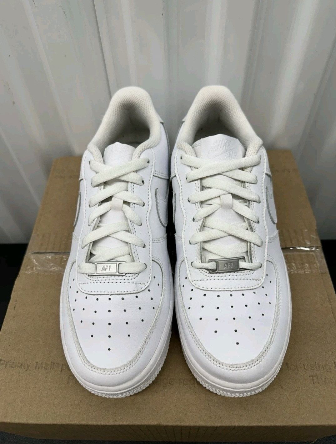 Nike Nike Air Force 1 Low LE GS Triple White DH2920111 Size 7Y Size US 7 / EU 40 - 2 Thumbnail
