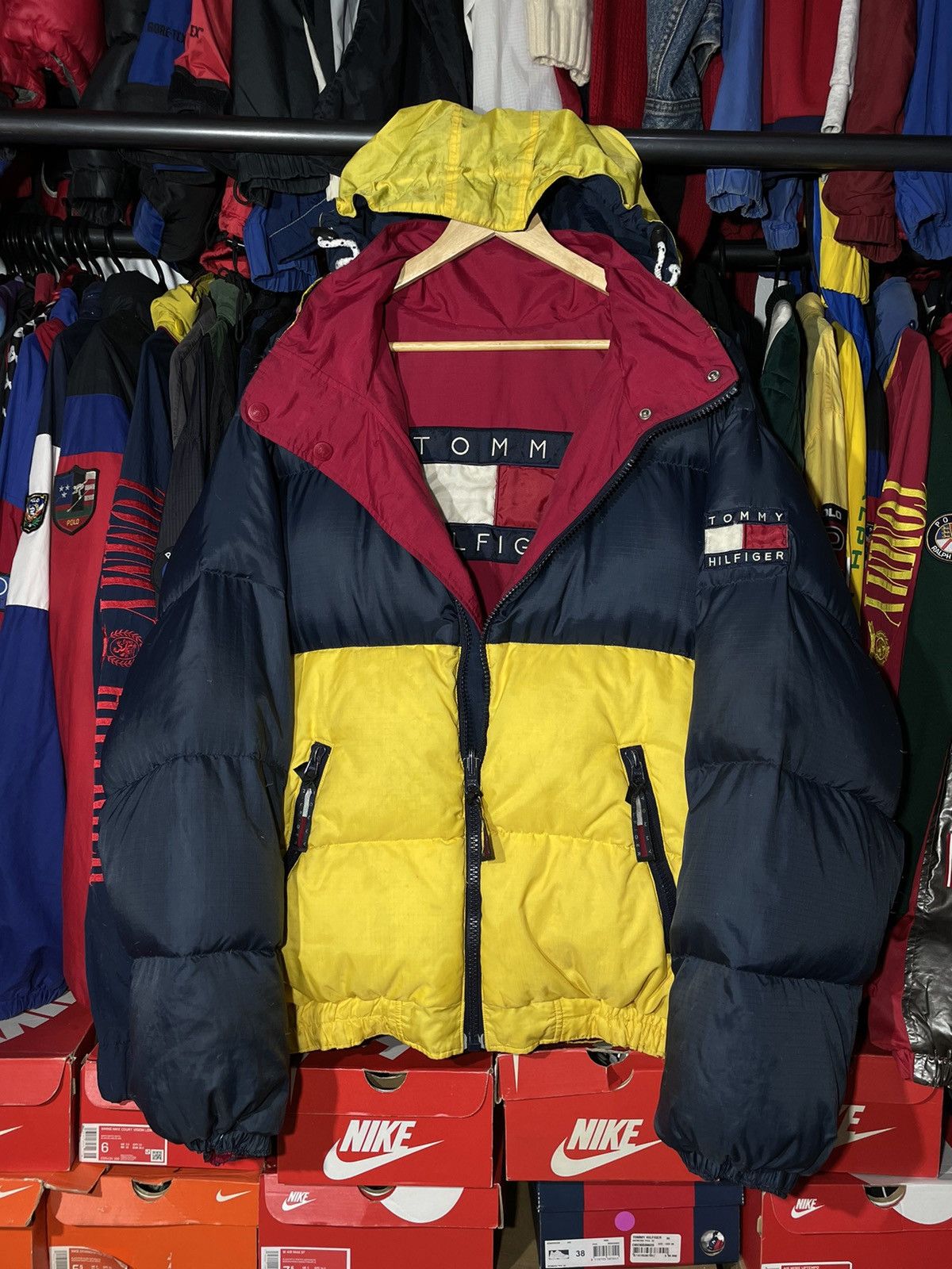 Tommy Hilfiger × Vintage Puffer Tommy Hilfiger Vintage 90’s Big Logo Reversible Size US XL / EU 56 / 4 - 1 Thumbnail