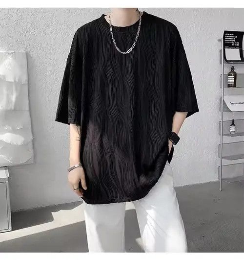 VIBE 💎 Korean Black Wave Pleated Relaxed Tee T-shirt Size US L / EU 52-54 / 3 - 5 Thumbnail