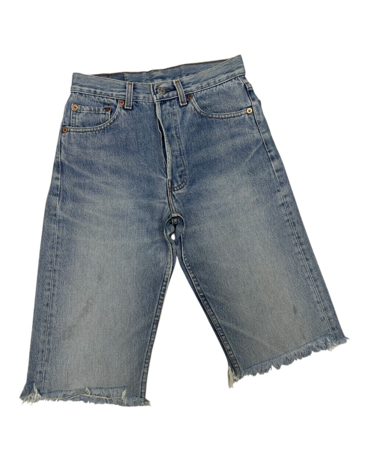 Levi's Vintage Clothing 🔥VINTAGE LEVIS 501 SHORT DISTRESSED DENIM JEANS Size US 26 / EU 42 - 3 Thumbnail