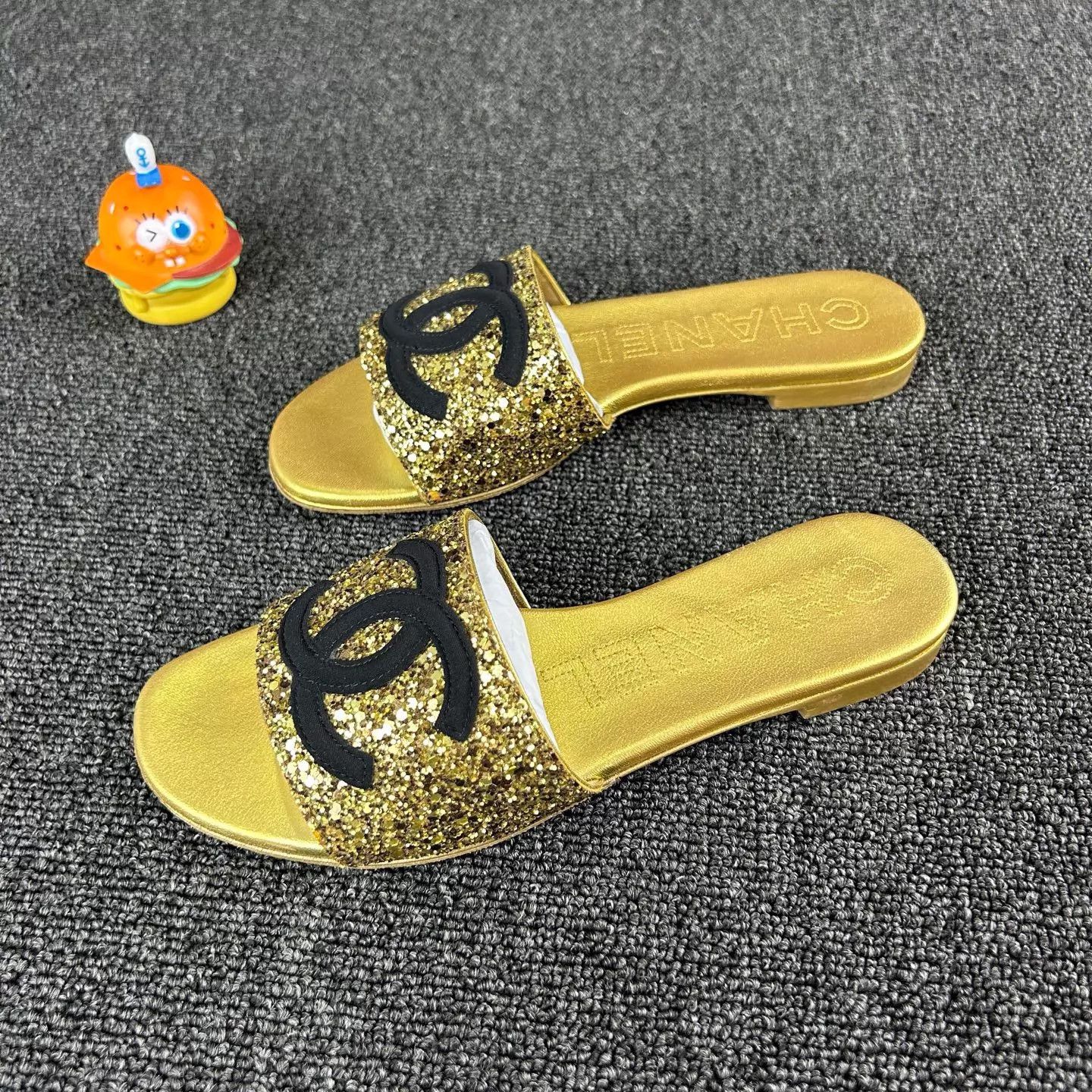 Chanel Chanel Women's Gold Sequin CC Slippers Size US 5 / IT 35 - 1 Thumbnail