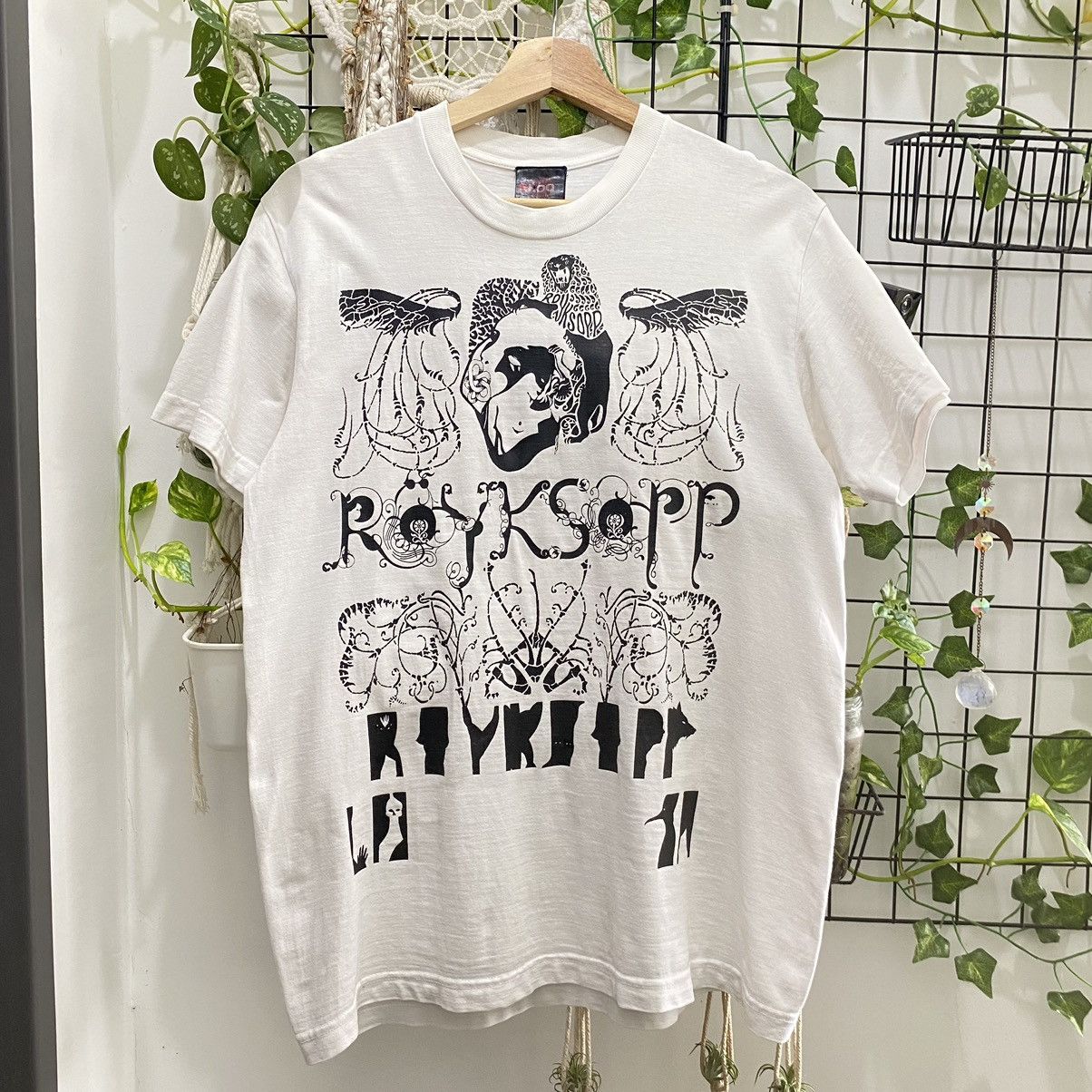Band Tees Vintage Y2K Royksopp Norwegian Electronic Duo ERD GRUNGE TEE Size US M / EU 48-50 / 2 - 2 Thumbnail