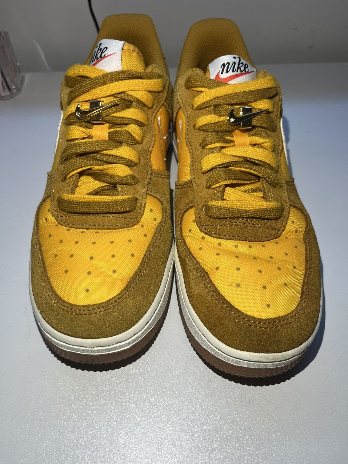 Nike Nike Air Force 1 Low 07’ “First Use University Gold” Size US 7 / IT 37 - 1 Thumbnail