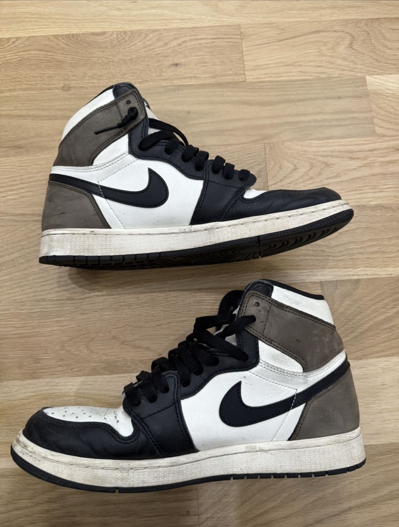 Jordan Brand Jordan 1’s Size US 9.5 / EU 42-43 - 2 Thumbnail