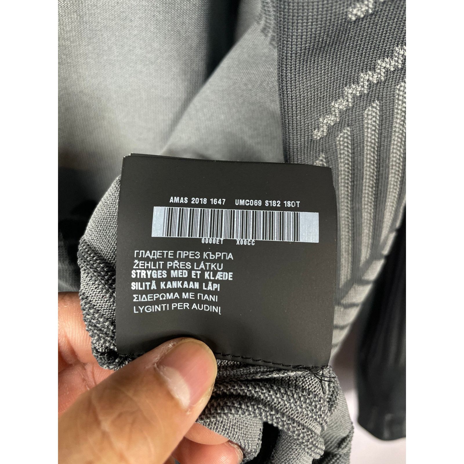 Prada Prada Tech Knit Grey & Green Cardigan Size US M / EU 48-50 / 2 - 13 Thumbnail