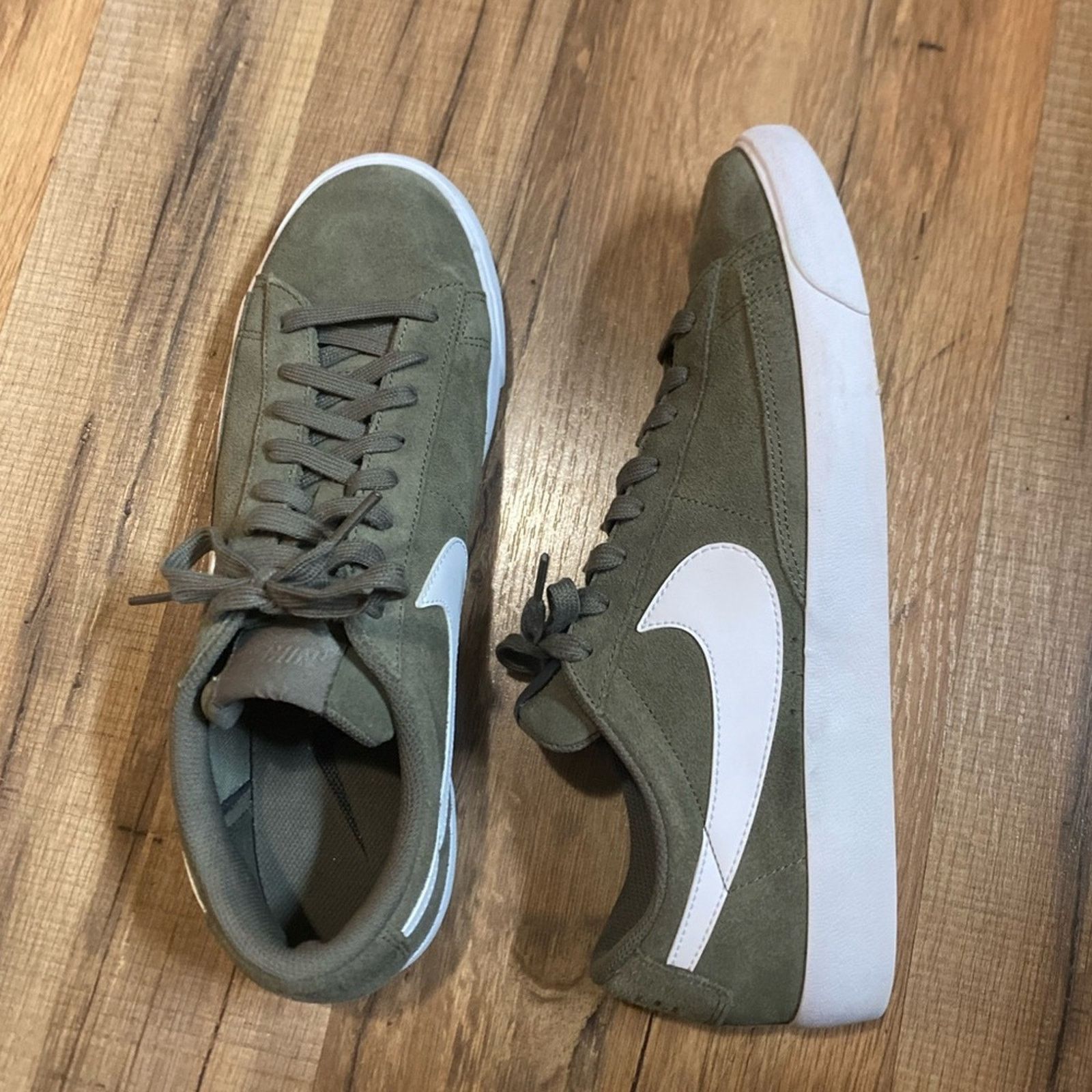 Nike 2017 Nike Blazer Low Medium Olive Green Size US 10 / EU 43 - 2 Thumbnail