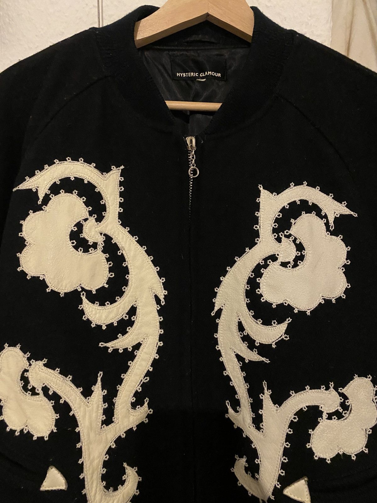 Hysteric Glamour Super rare 90s hysteric glamour cropped versity jacket Size US M / EU 48-50 / 2 - 2 Thumbnail