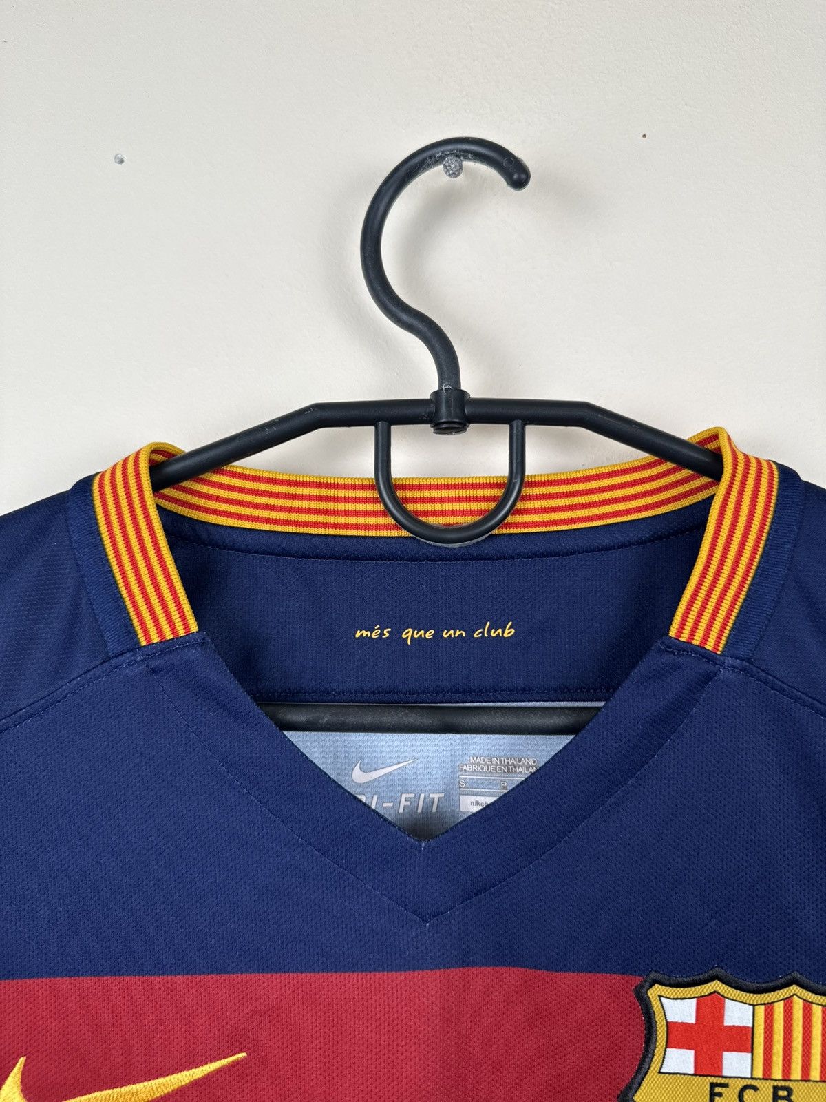 Nike Barcelona 2015 2016 Jersey Nike Home Kit Football Soccer S Size US S / EU 44-46 / 1 - 13 Thumbnail