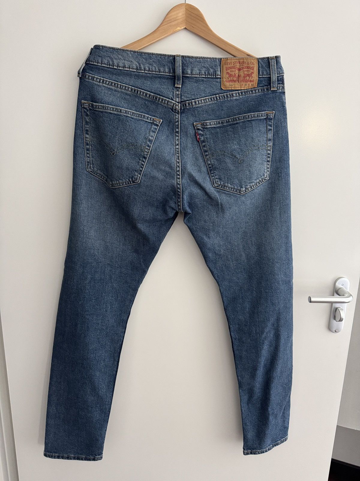 Levi's Levi’s 512 - Slim Fit Tapered Jean in Blue (W32/L32) Size US 32 / EU 48 - 2 Thumbnail