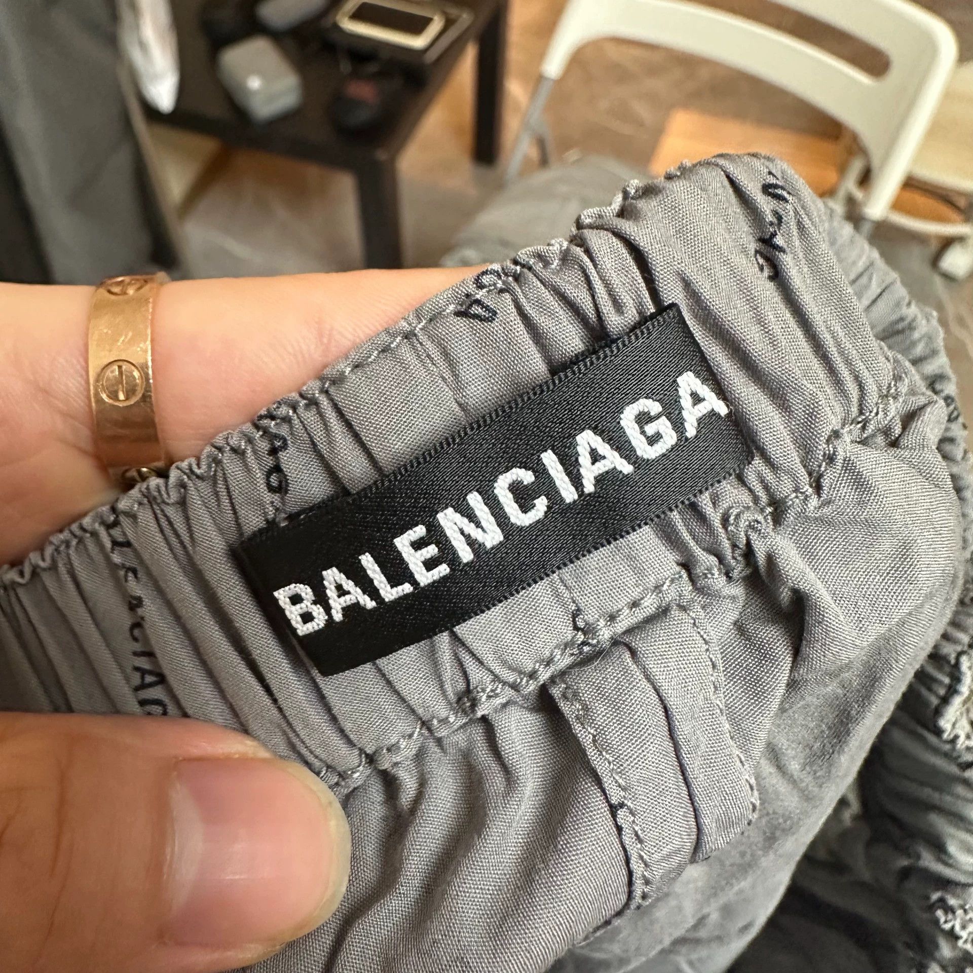 Balenciaga Balenciaga All-Over Multi-Element Logo Silk Gray Shorts 48 Size US 32 / EU 48 - 3 Thumbnail