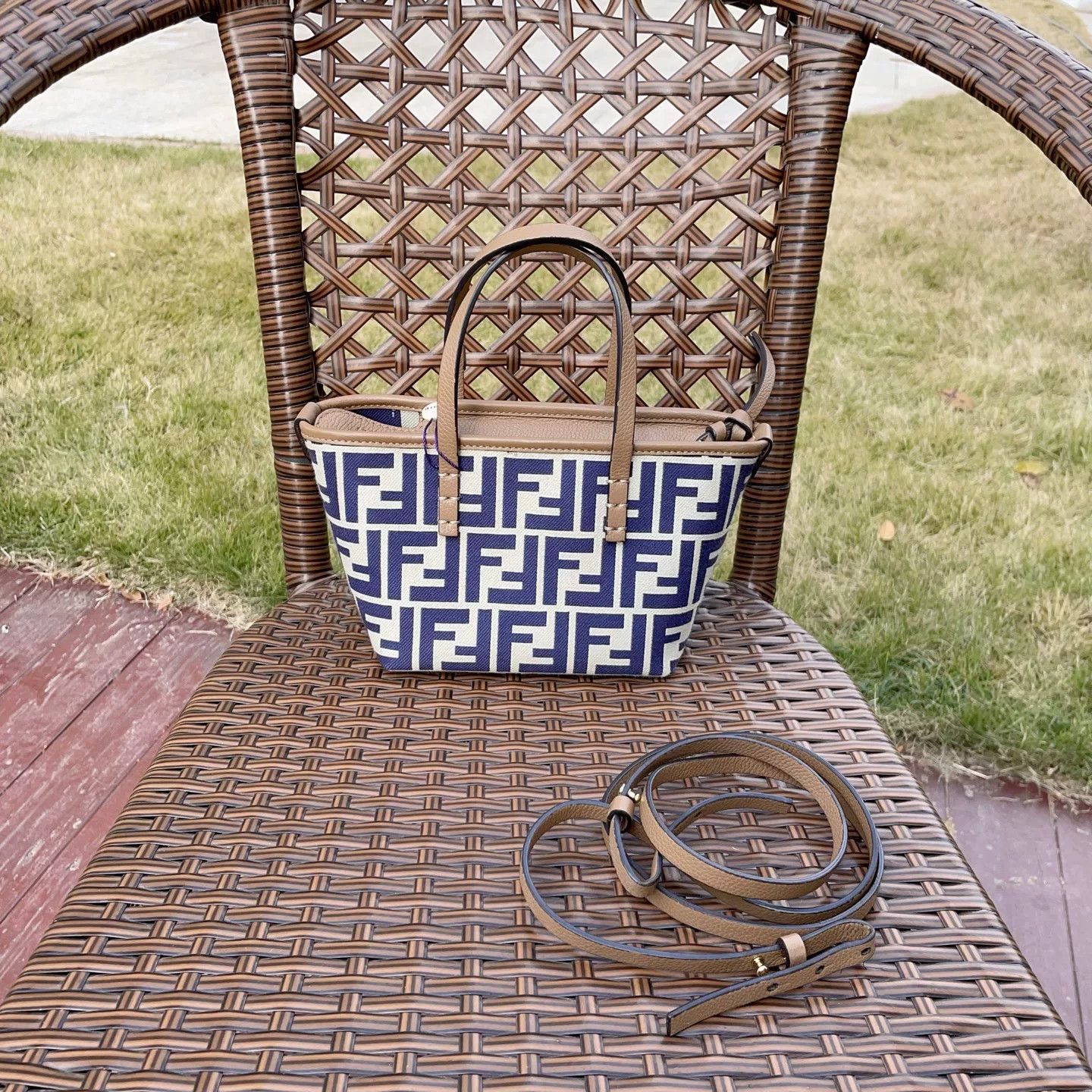 Fendi Pre-loved Bag Very good condition Size ONE SIZE - 1 Thumbnail