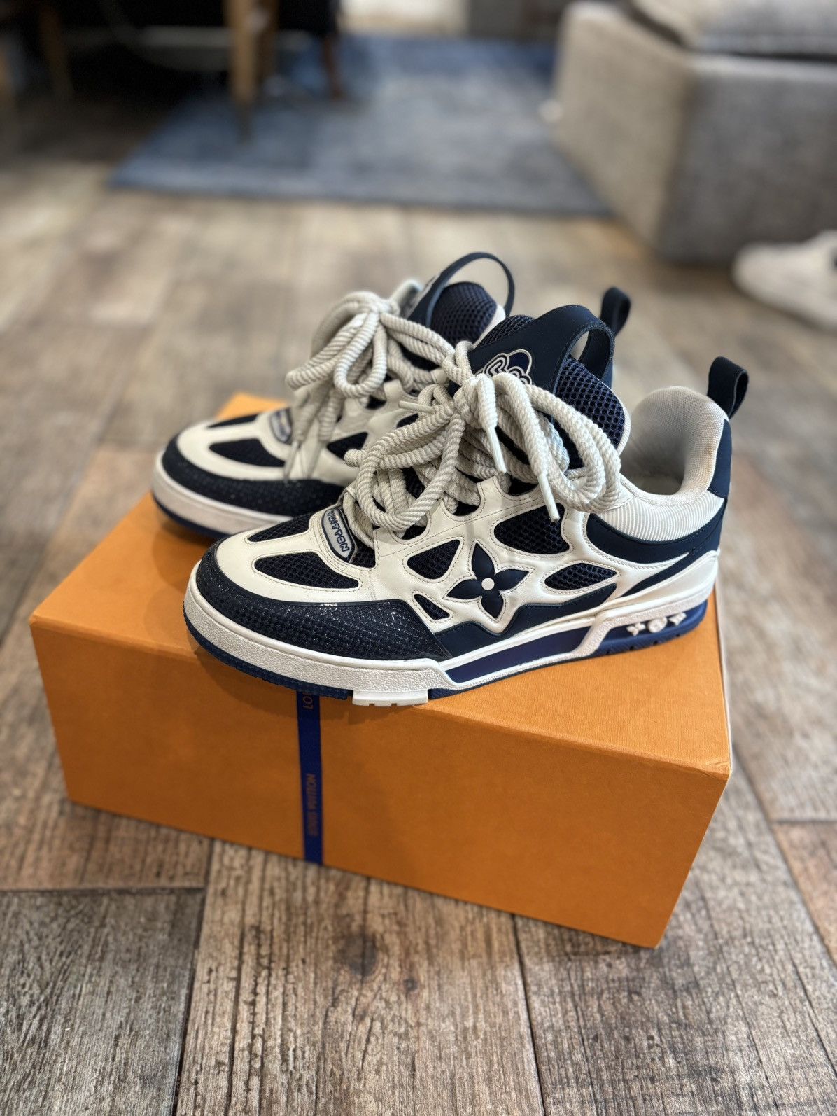 Louis Vuitton White and Navy Skate Sneakers Size US 9 / EU 42 - 1 Thumbnail