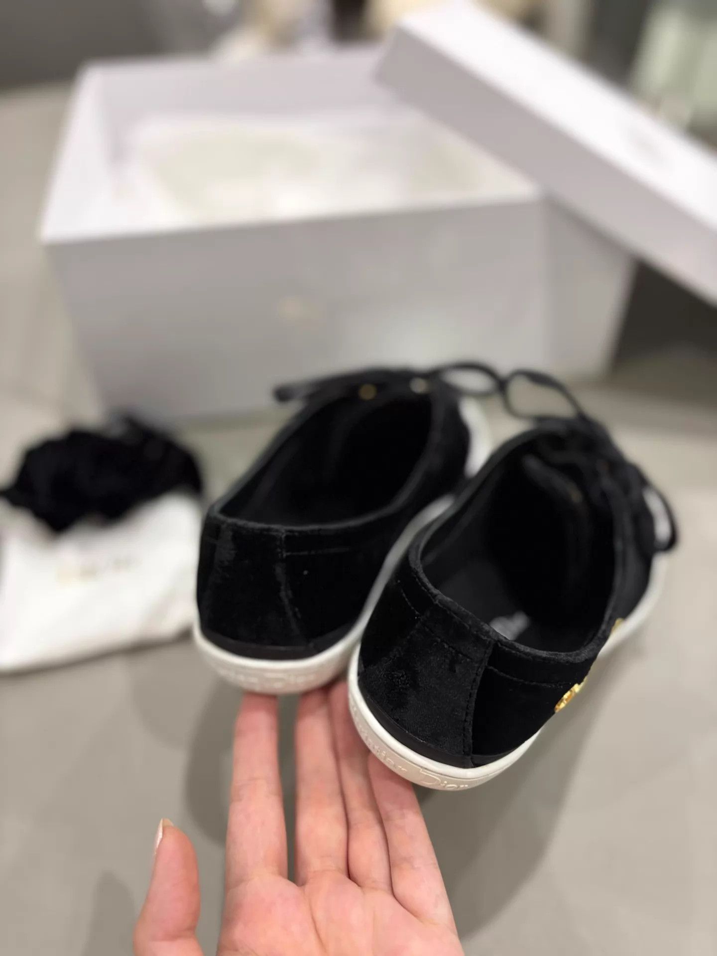 Dior Dior 25 New Black Velvet Lucky Casual Sneakers 36 Size US 5.5 / IT 35.5 - 6 Thumbnail