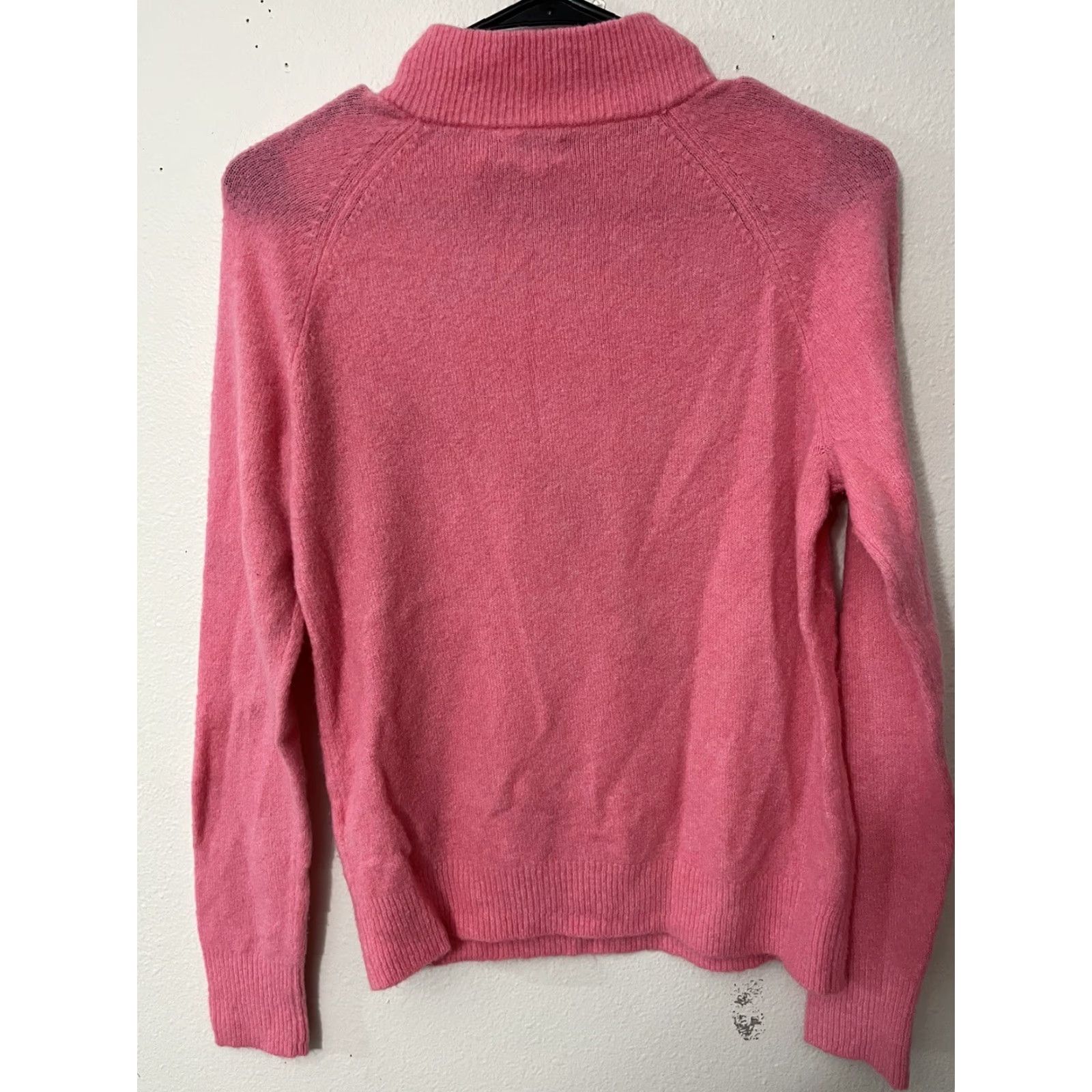 J.Crew J.CREW Solid Womens Pink Mock Neck XS Sweater Button Front Pullover Lightweight Casual BarbiEcore Size XS / US 0-2 / IT 36-38 - 2 Thumbnail