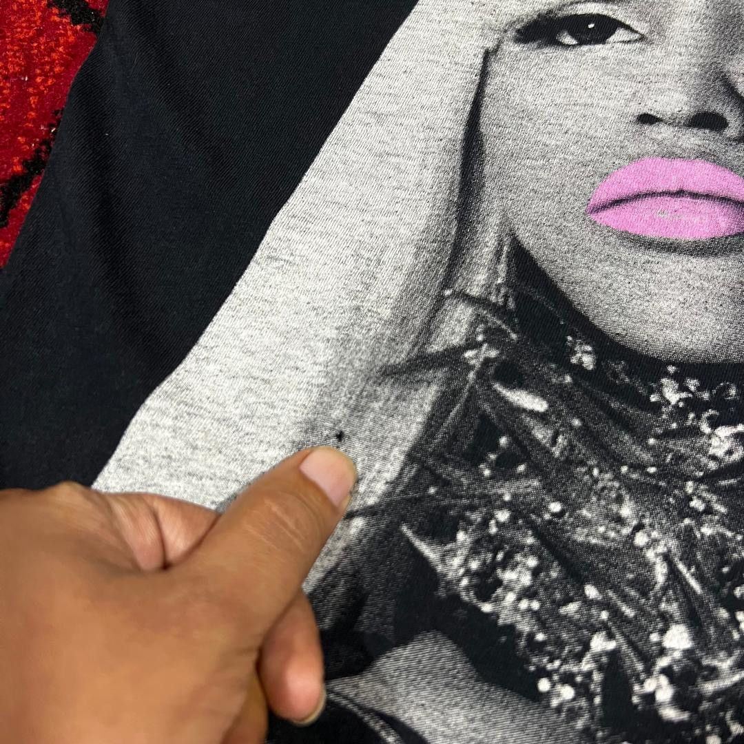 Band Tees Thrashed Faded 2011 Nicki Minaj Tour T Shirt Size US L / EU 52-54 / 3 - 12 Thumbnail