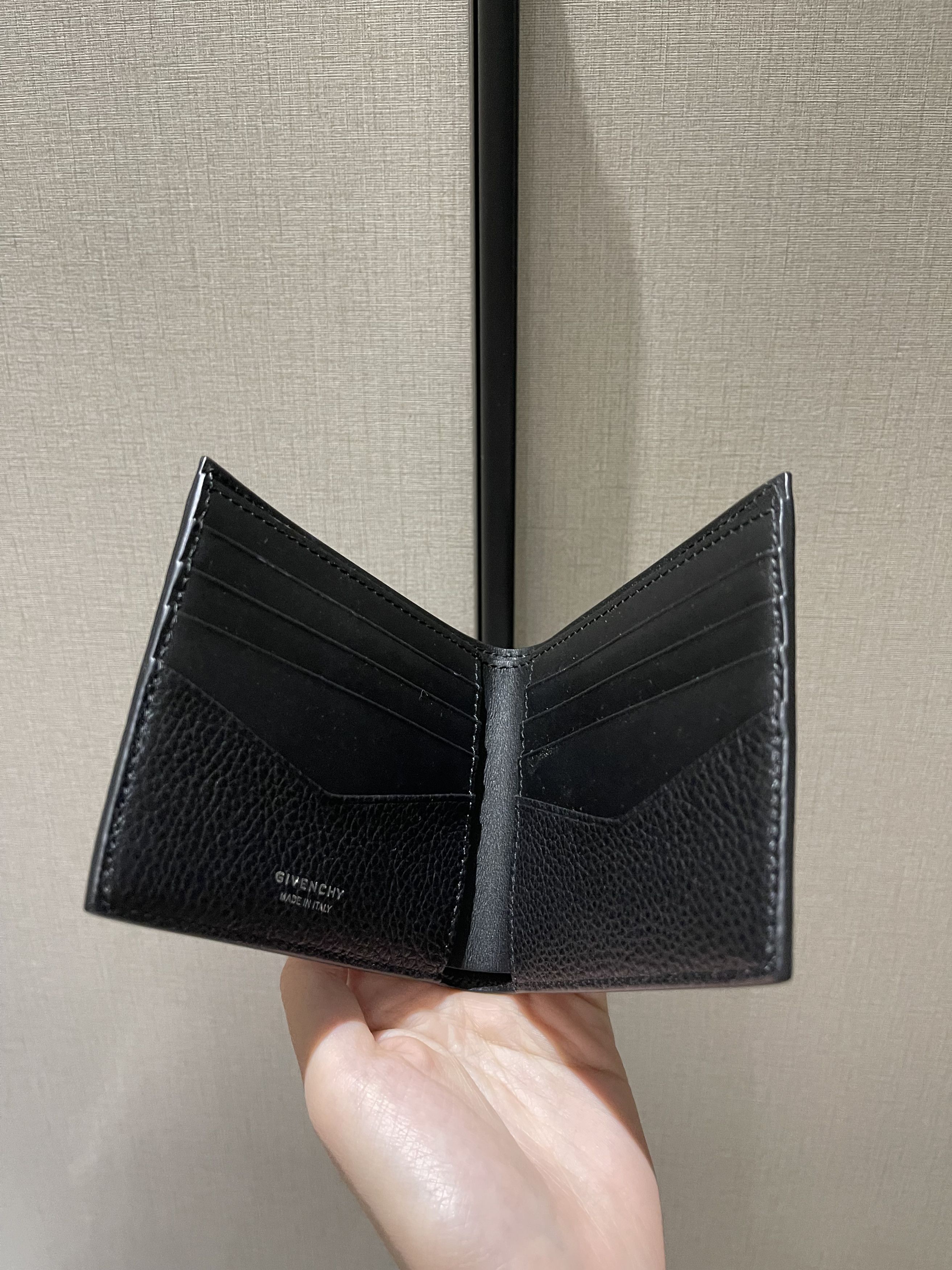 Givenchy Givenchy Logo Detailed Bifold Wallet 'Black' Size ONE SIZE - 3 Thumbnail