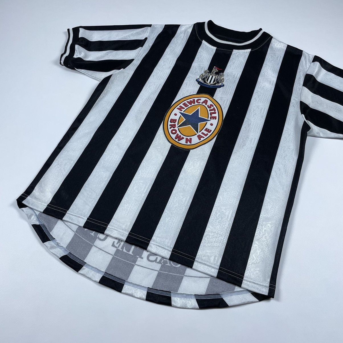 Vintage Newcastle United Vintage Soccer Jersey Home Football tee Size US M / EU 48-50 / 2 - 8 Thumbnail