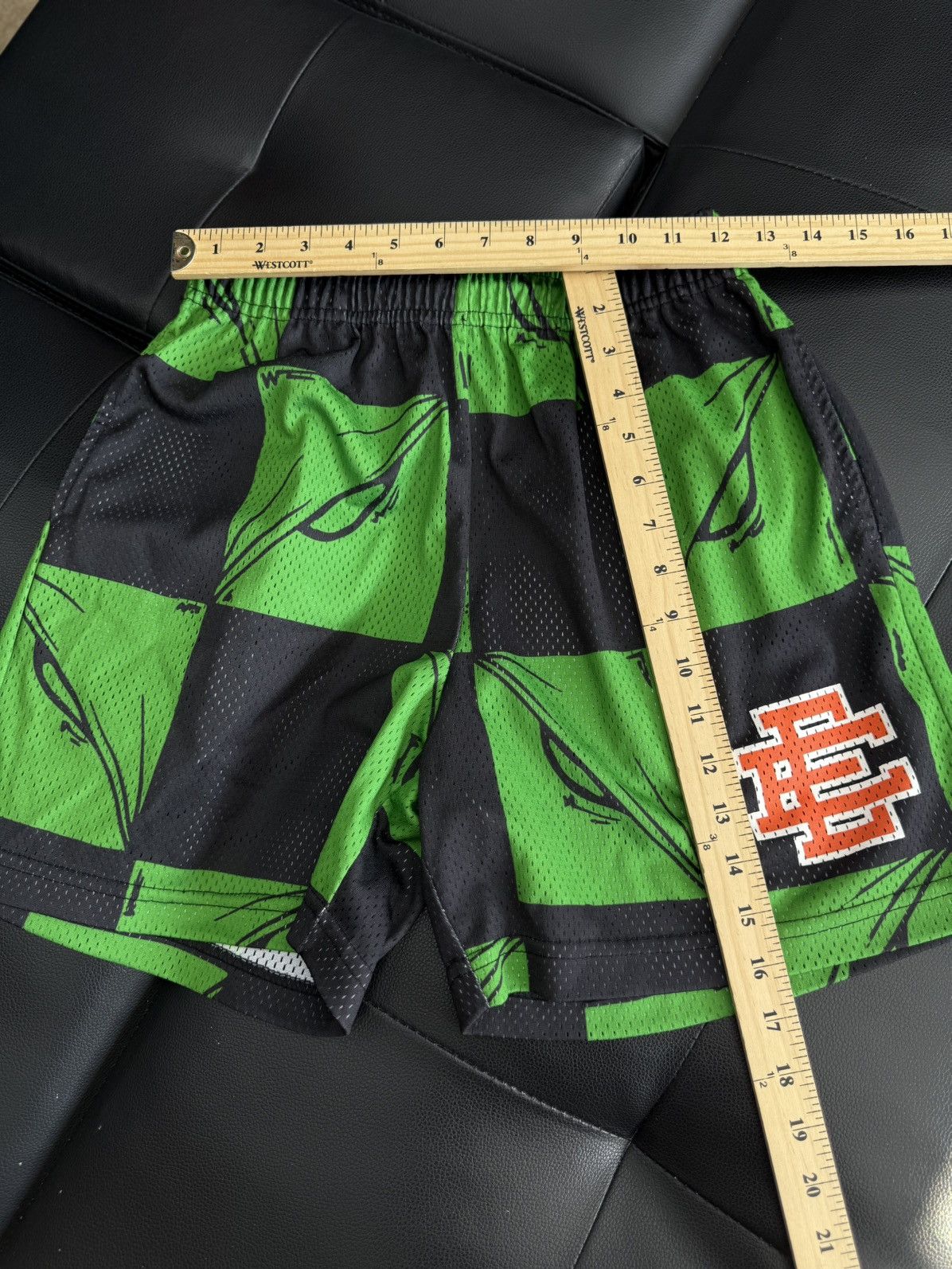 Eric Emanuel Eric Emanuel X Matty Boy NYC Green Mesh Shorts (M) NEW Size US 32 / EU 48 - 9 Thumbnail