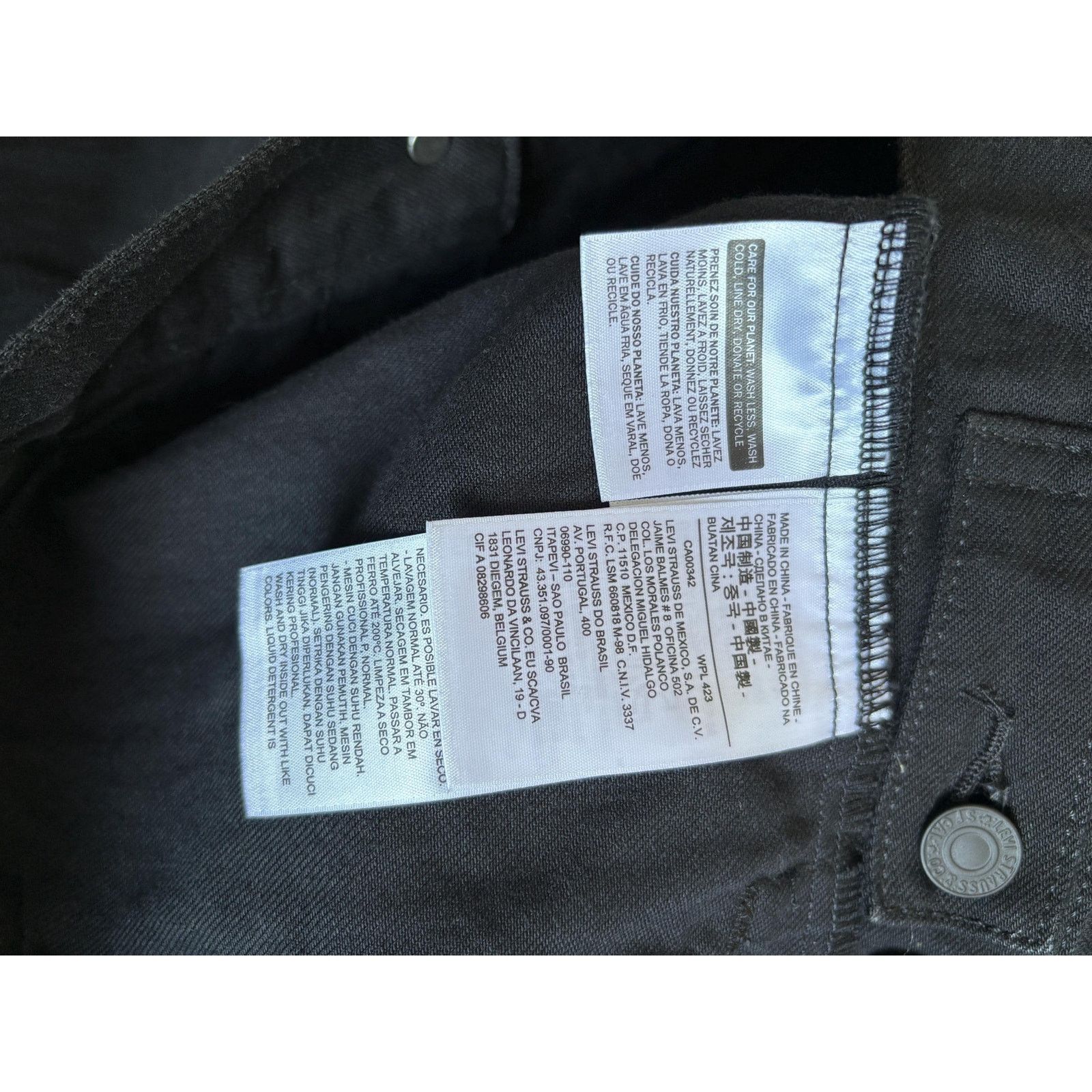 Levi's Levi's WWDC17 Apple Trucker Jacket Black Denim Collectible Size US L / EU 52-54 / 3 - 10 Thumbnail