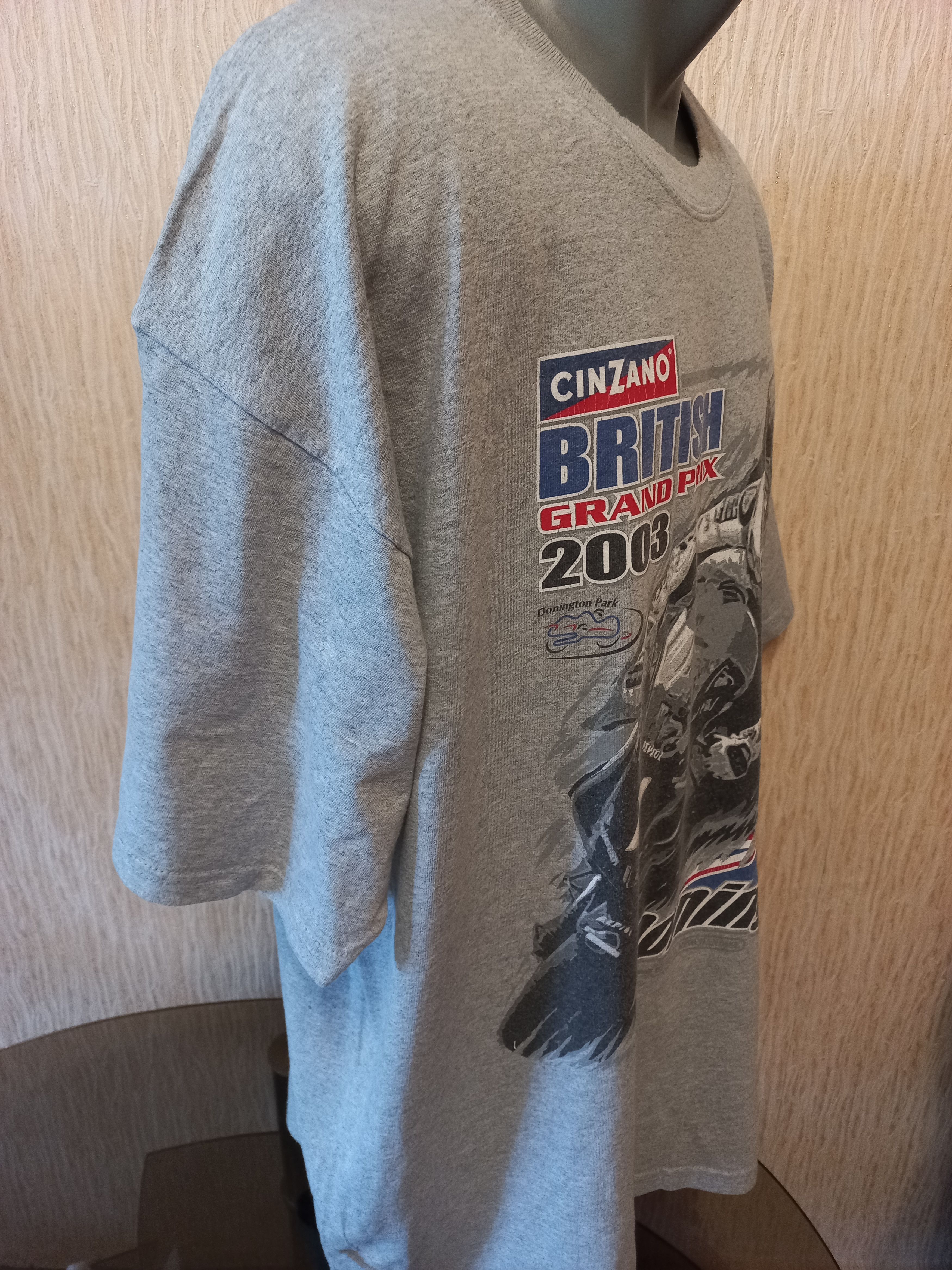 Gildan Vintage MotoGP British Grand Prix 2003 shirt (Size 2XL) Size US XXL / EU 58 / 5 - 2 Thumbnail