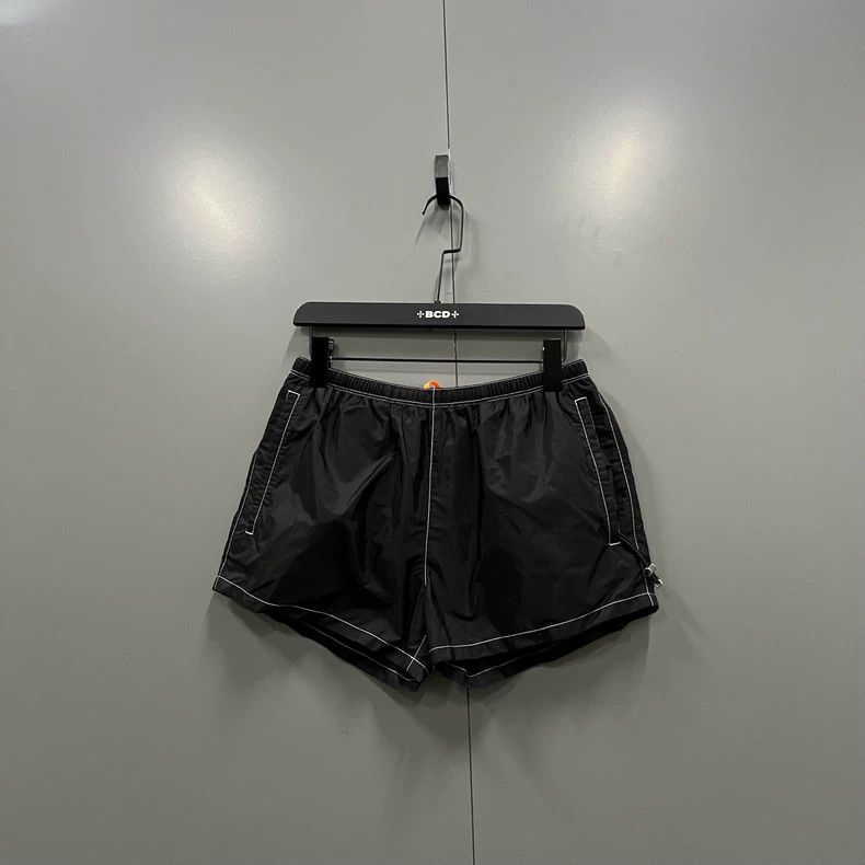 Prada Prada Black triangle logo shorts 2502-Nextarrow Size 30" / US 8 / IT 44 - 1 Thumbnail