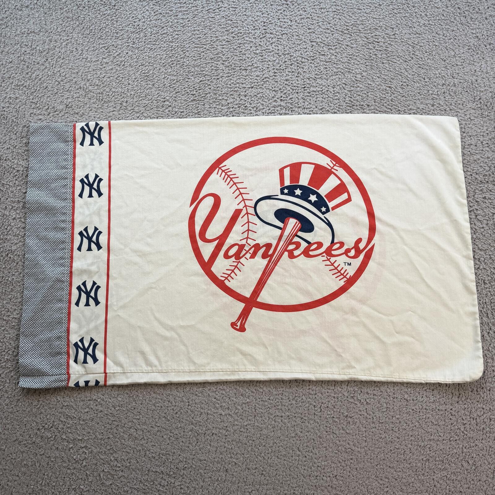 MLB Vintage 1996 New York Yankees Pillowcase MLB Baseball Decor Size ONE SIZE - 1 Thumbnail