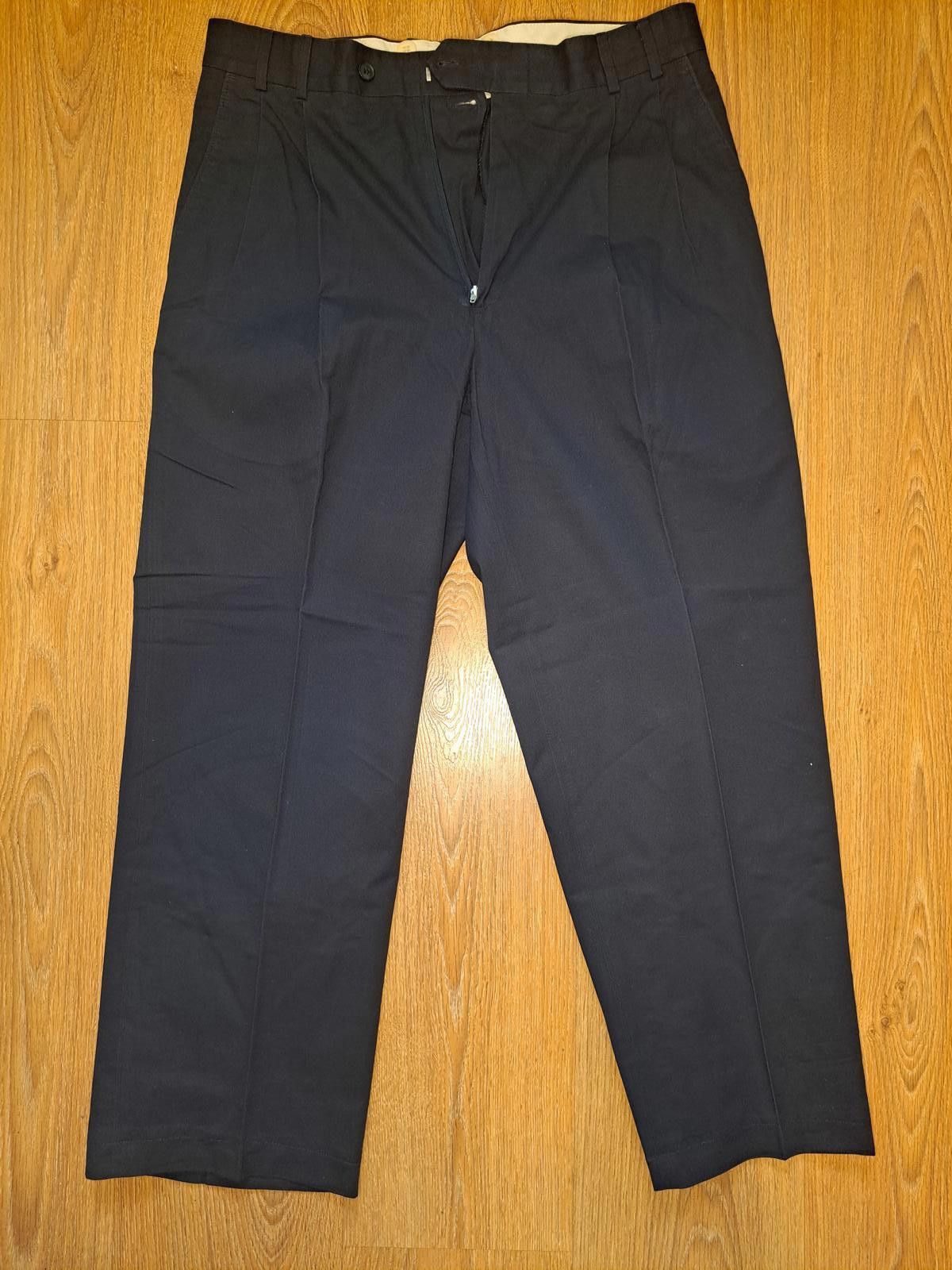 Jos. A. Bank Jos A Bank Chino Pants Mens 30x29 Navy Cotton Pleated Size US 30 / EU 46 - 1 Thumbnail