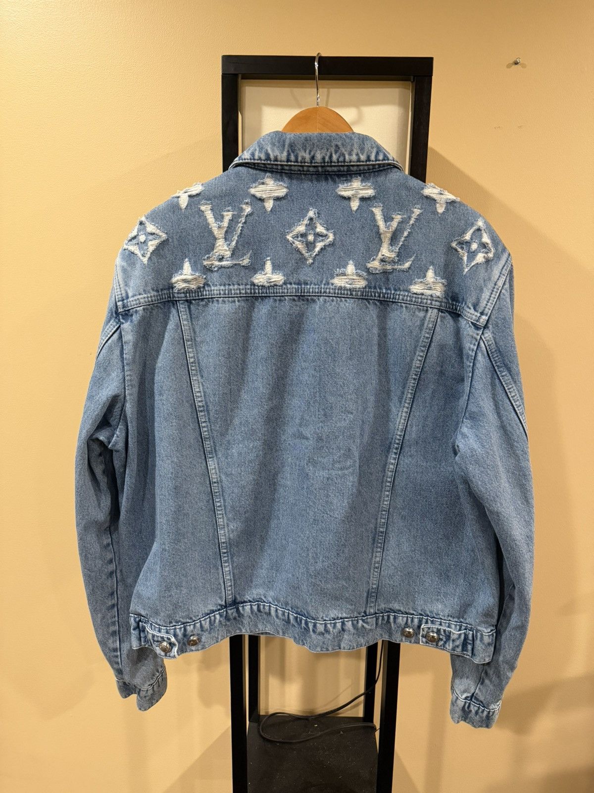 Louis Vuitton Louis Vuitton Frayed Distress Monogram Denim Trucker Jacket Size US XL / EU 56 / 4 - 6 Thumbnail