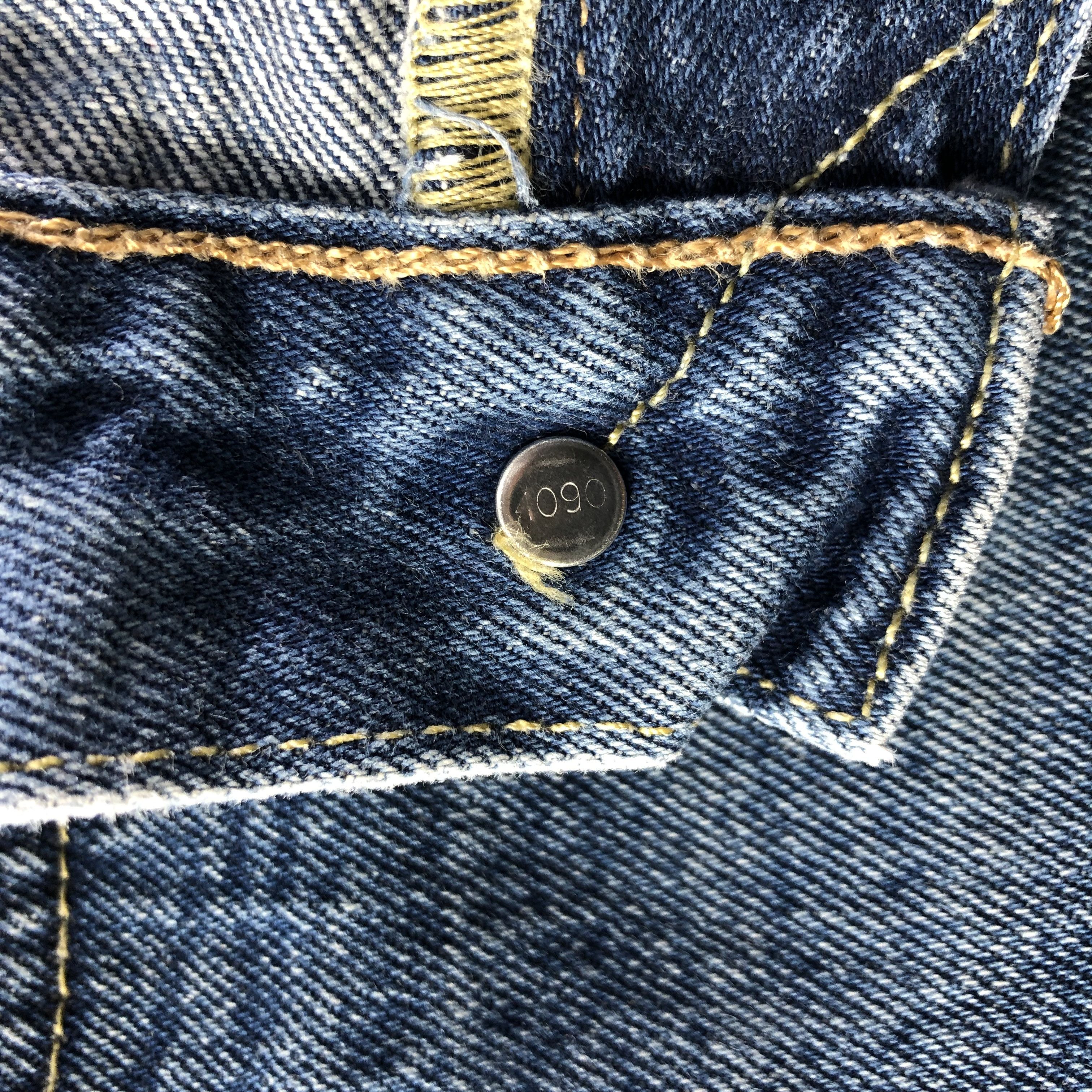 Levi's Vintage Blue Wash Levis 501 Jeans-J3722 Size US 37 - 10 Thumbnail
