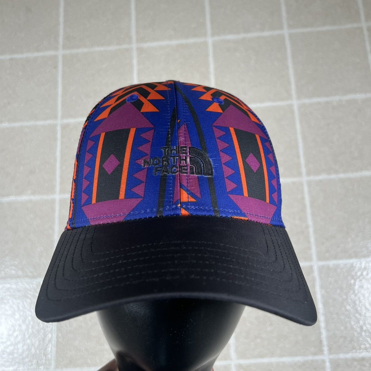 The North Face The North Face Classic Tech Hat Aztec Gorpcore Hiking Size ONE SIZE - 1 Thumbnail