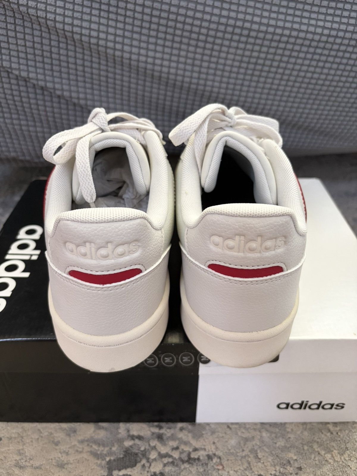 Adidas Adidas Roguera Trainer Low Off-White/Red - EG2657 Size US 9.5 / EU 42-43 - 3 Thumbnail