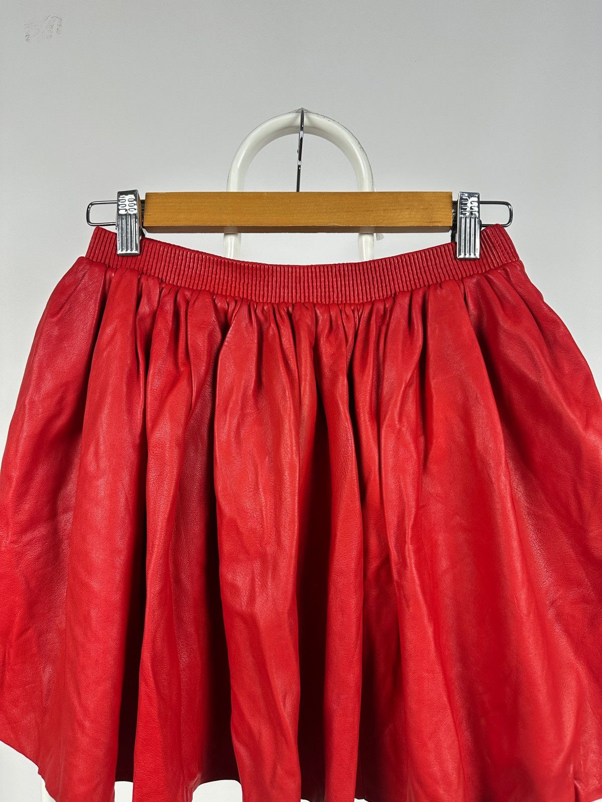 Miu Miu Miu Miu Red Leather Lambskin Mini Skirt Size 27" / US 4 / IT 40 - 3 Thumbnail