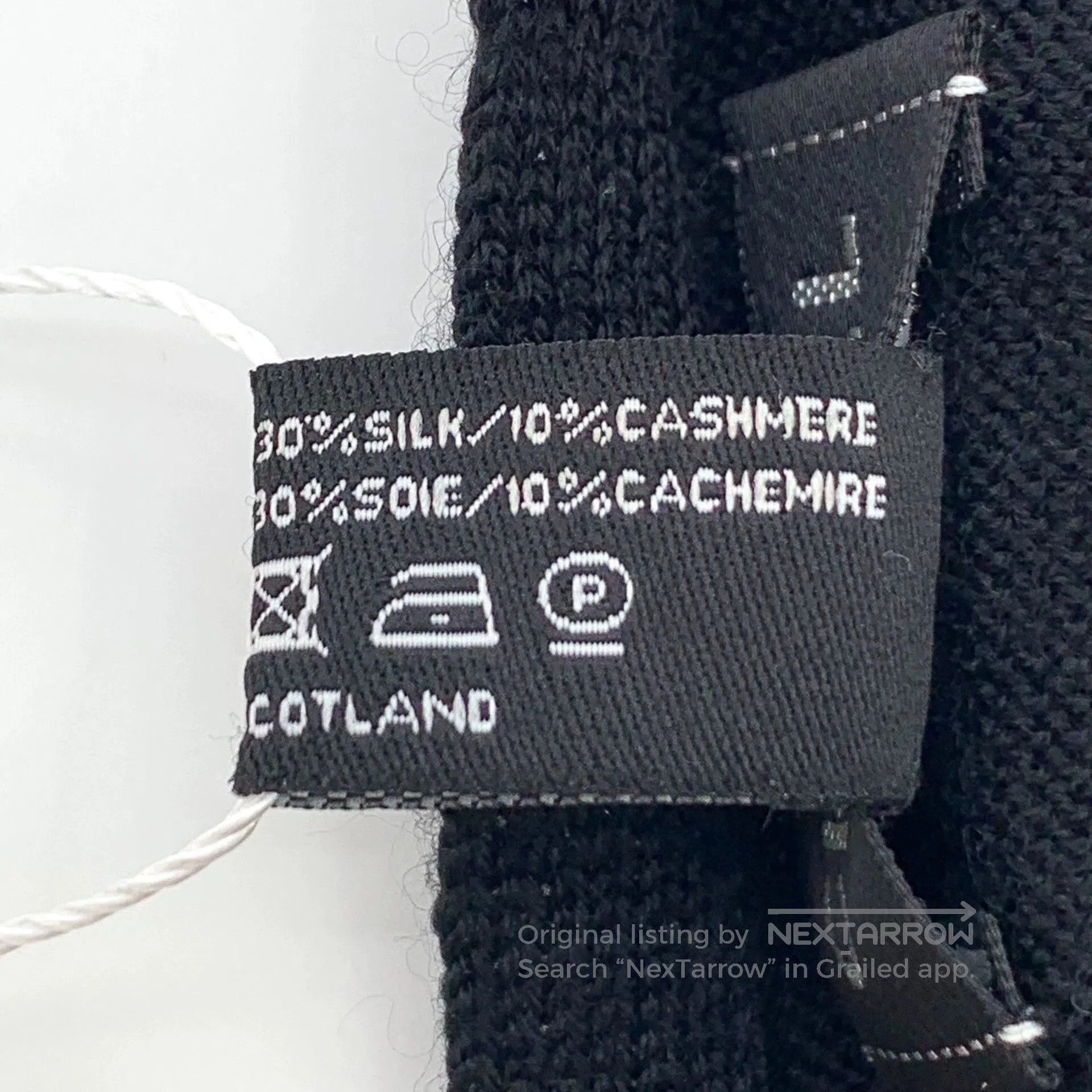 Chanel Chanel Black Logo Pearl Wool Scarf. Size ONE SIZE - 8 Thumbnail