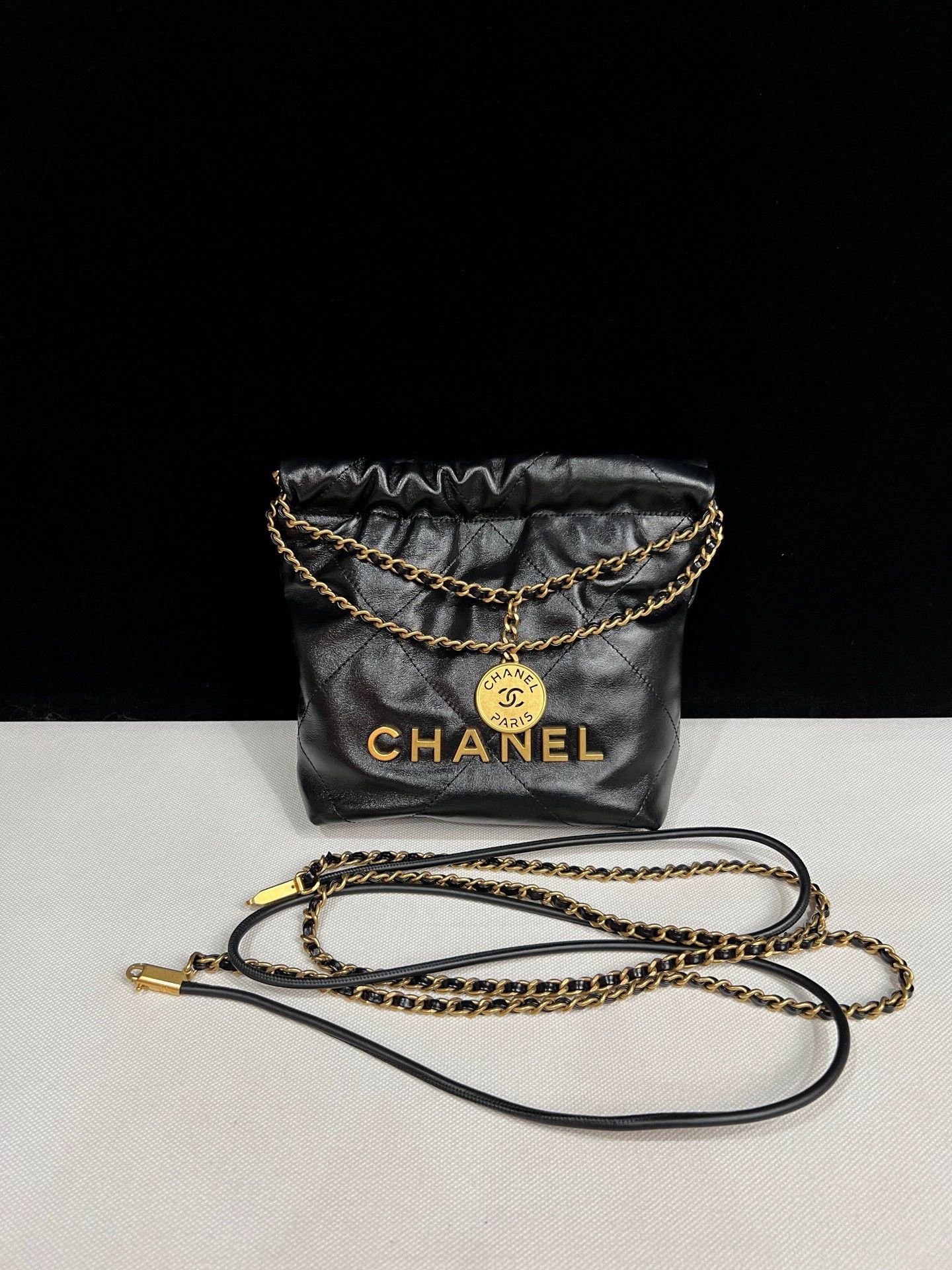 Chanel Pre-loved Bag Very good condition Size ONE SIZE - 1 Thumbnail