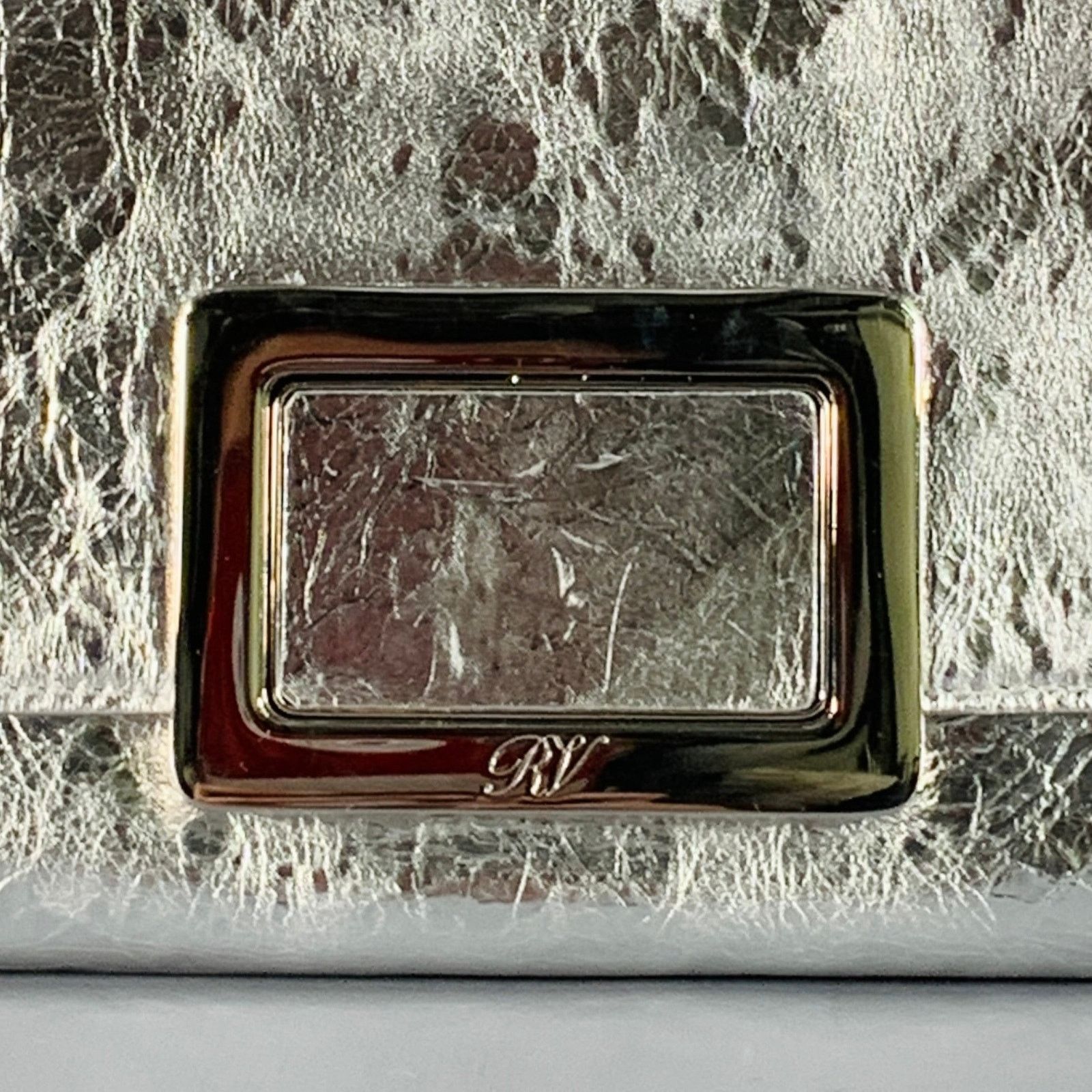 Roger Vivier ROGER VIVIER Metallic Silver Textured Leather Clutch Handbag Size ONE SIZE - 2 Thumbnail