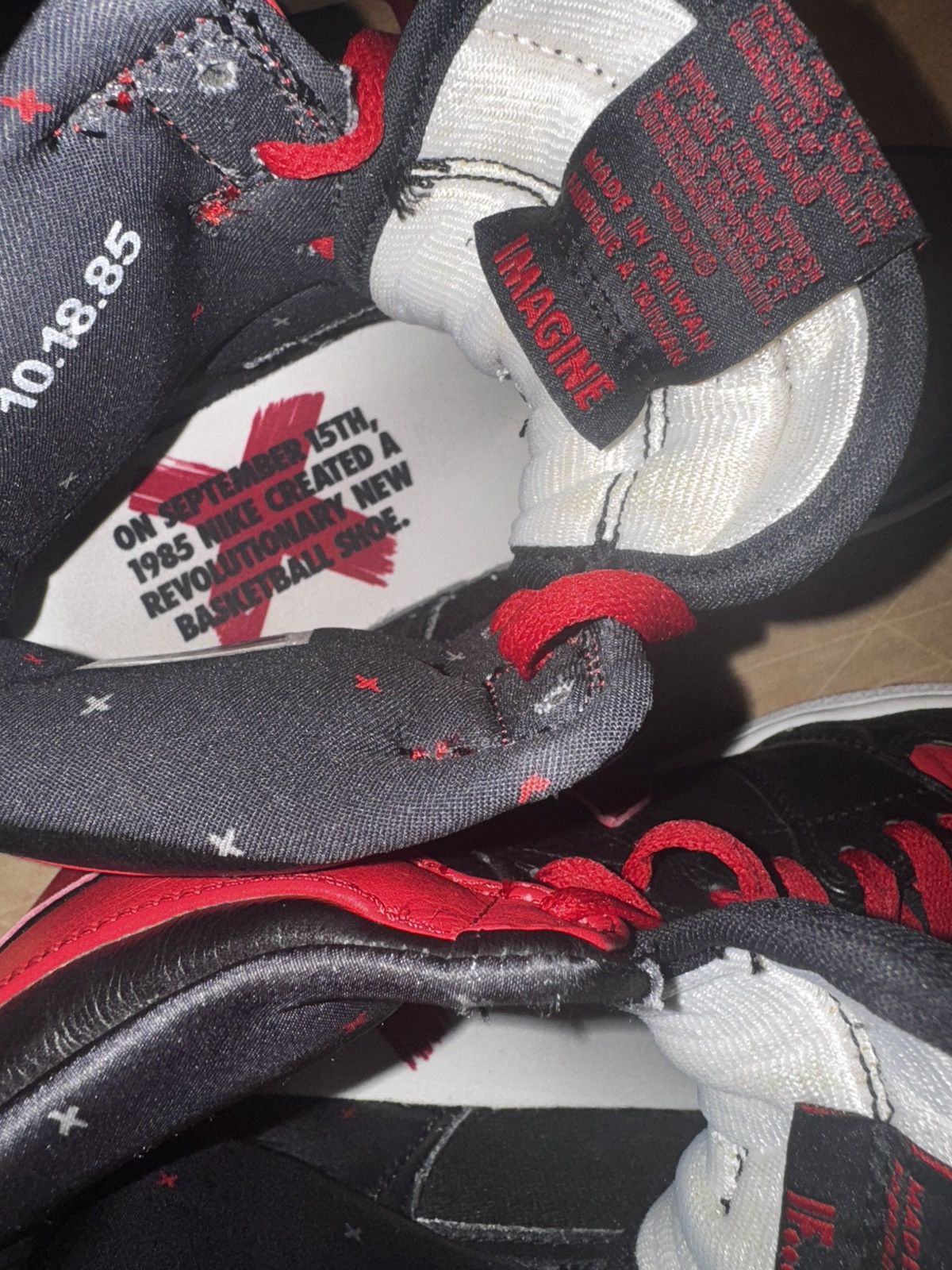 Jordan Brand 2011 BANNED JORDAN 1 (RARE) Size US 10.5 / EU 43-44 - 7 Thumbnail