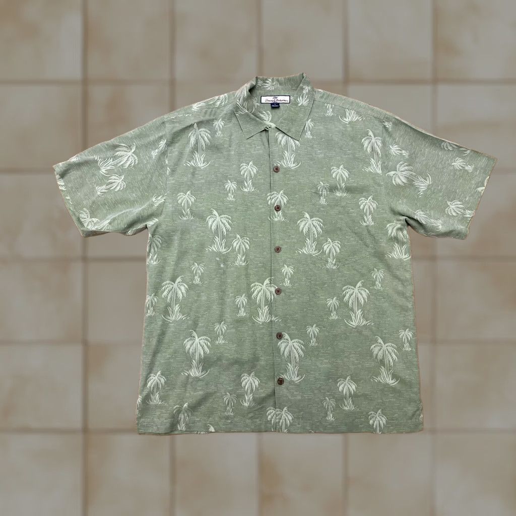 Tommy Bahama VINTAGE Tommy Bahama Green Palm Leaf Hawaiian Aloha Shirt Cotton Silk Size M Mens Button-Up with Pocket Short Sleeve Size US M / EU 48-50 / 2 - 1 Thumbnail
