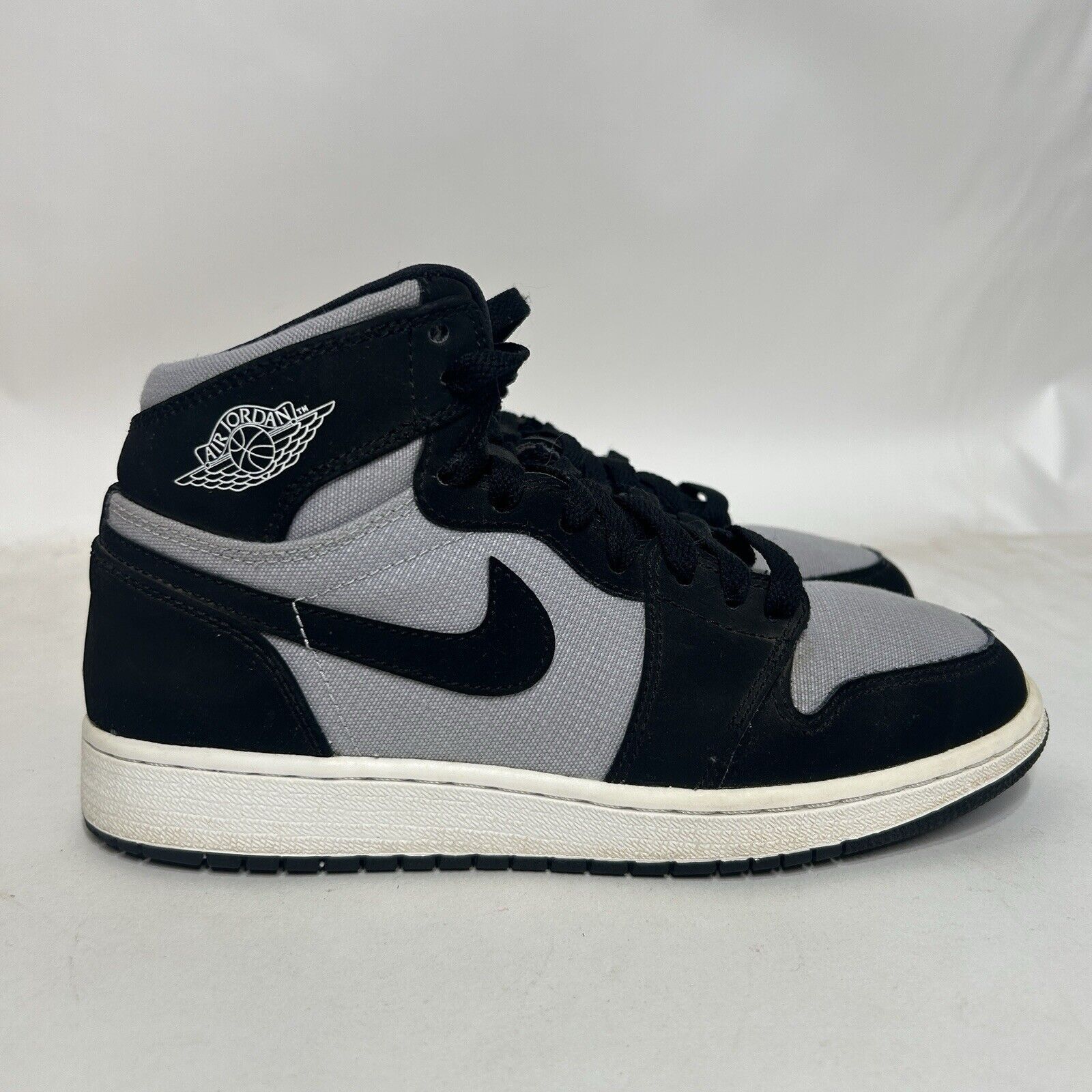 Jordan Brand Nike Shoes Air Jordan 1 Retro High GS “Wolf Grey” 2024 Size US 8.5 / IT 38.5 - 4 Thumbnail