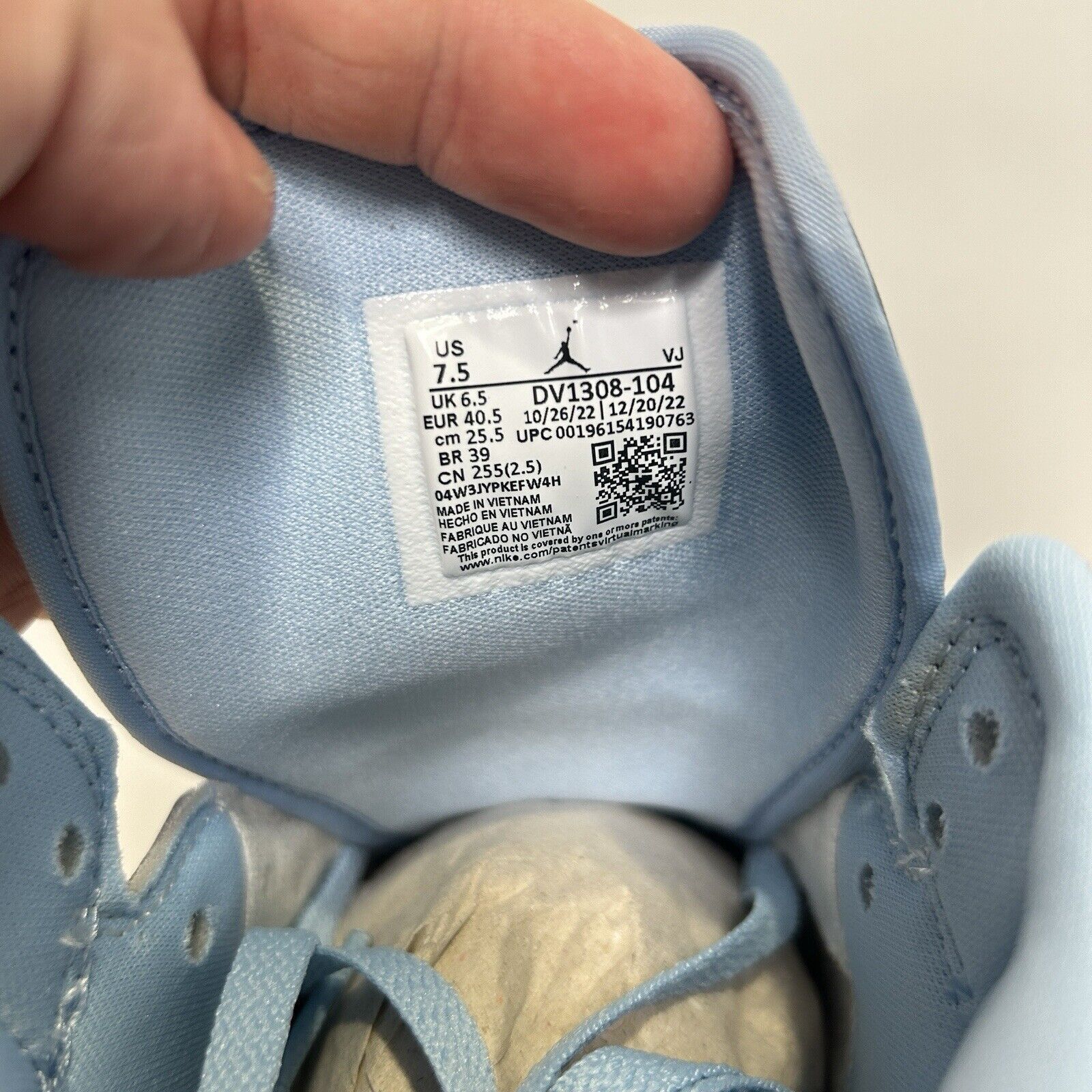 Nike Shoes Air Jordan 1 Mid SE “UNC/Ice Blue 2024