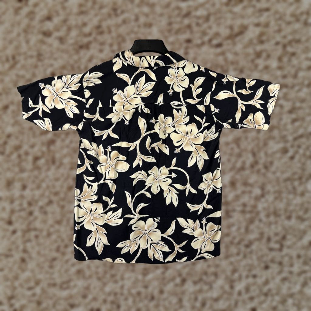 Vintage DH Creations Shirt Mens Small Black Beige Floral Hibiscus Polyester Hawaiian Size US S / EU 44-46 / 1 - 1 Thumbnail