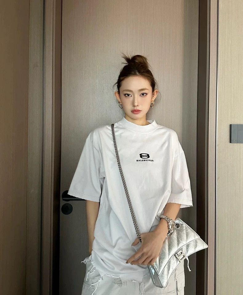 Balenciaga Balenciaga White short sleeves, XS code, double-ring lette Size US S / EU 44-46 / 1 - 7 Thumbnail