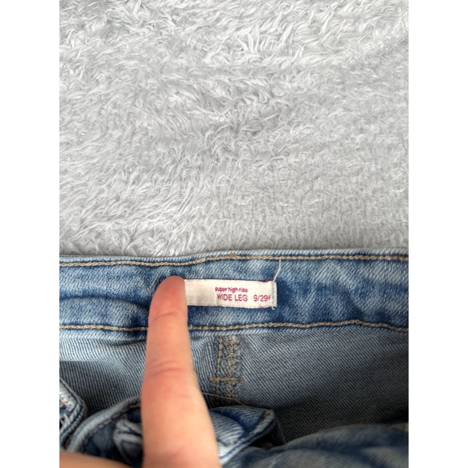 Vintage SO Jeans Juniors Blue Denim Wide Leg High Rise Jeans Women Cotton Blend Distressed 5-Pocket Design Medium Wash 9 Size 30" / US 8 / IT 44 - 6 Thumbnail