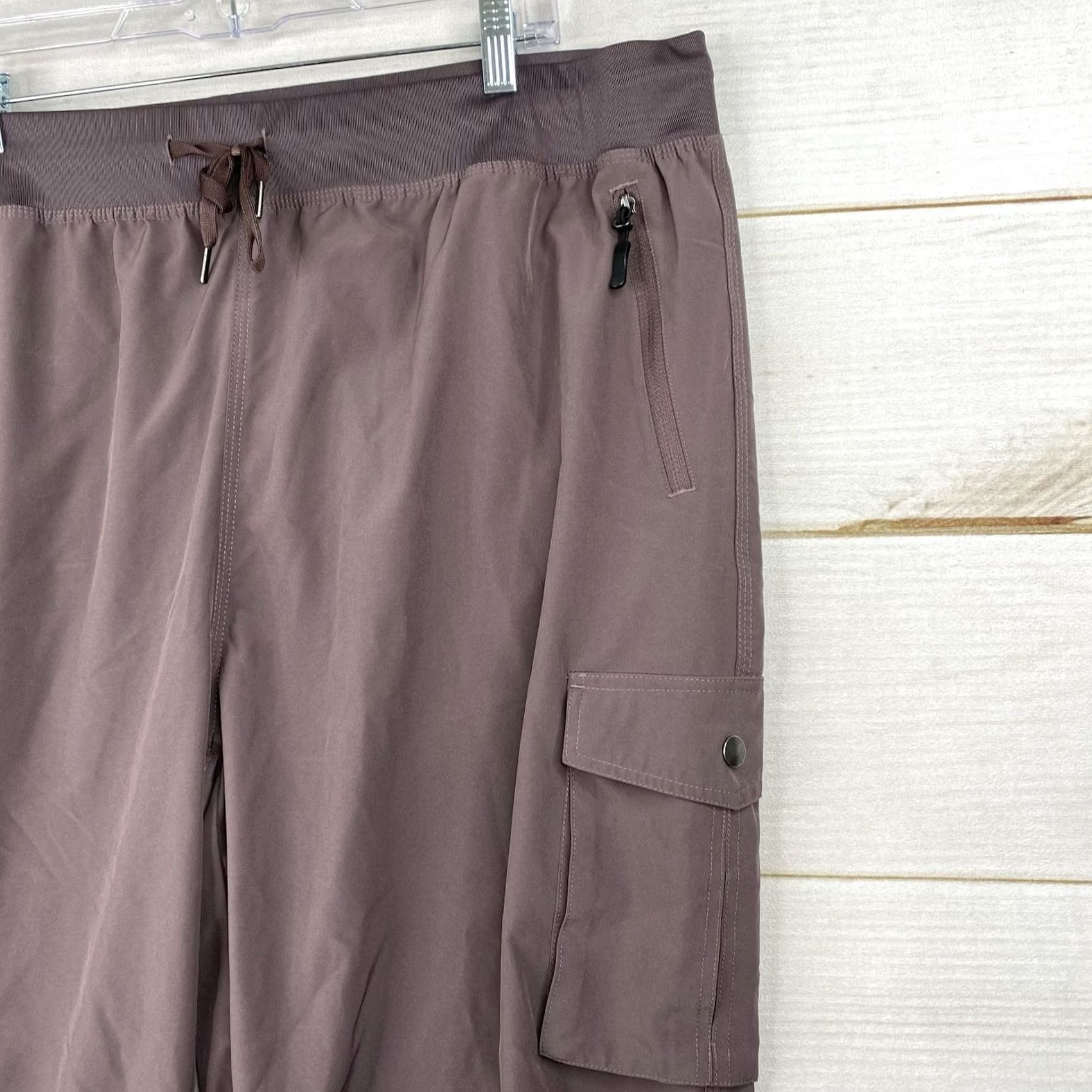 Vintage Soothfeel Purple Lightweight Quick Dry Capris Pants Women 3XL Cargo Pockets Capri Trousers Sports Style Lounge Rise High Slim Womens Size 40" / US 18 - 2 Thumbnail