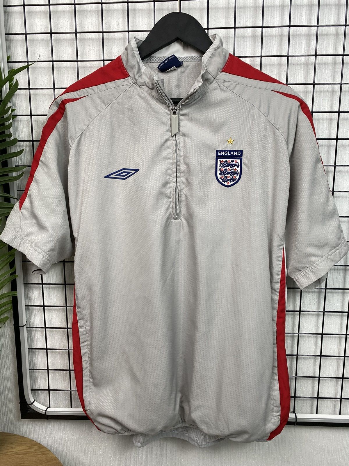 Umbro England Umbro soccer team training jersey L size football Size US L / EU 52-54 / 3 - 1 Thumbnail