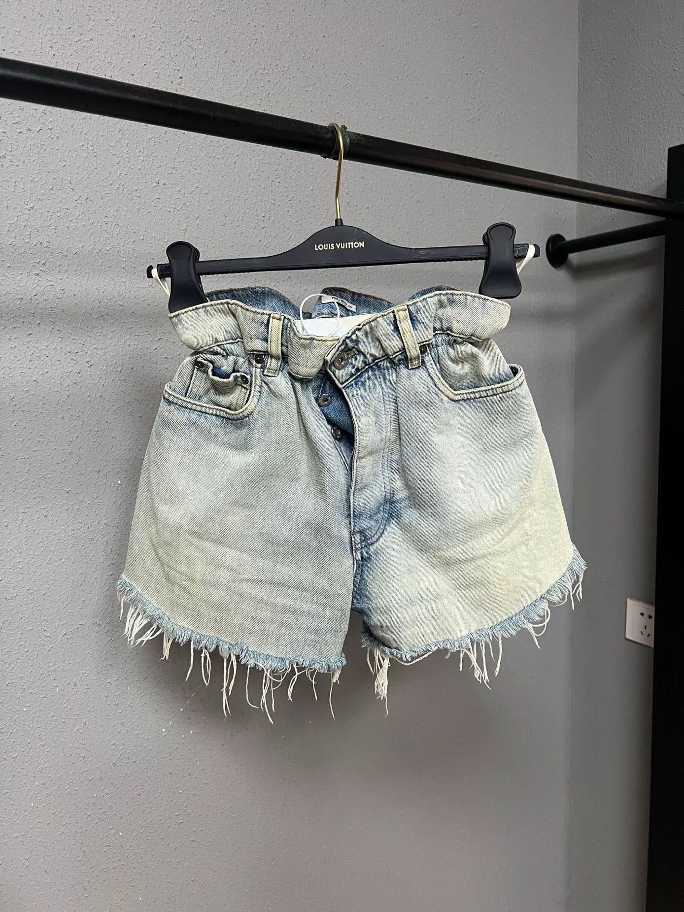 Miu Miu Miumiu Ruffled Waist Shorts Size 25" / US 0 / IT 36 - 1 Thumbnail