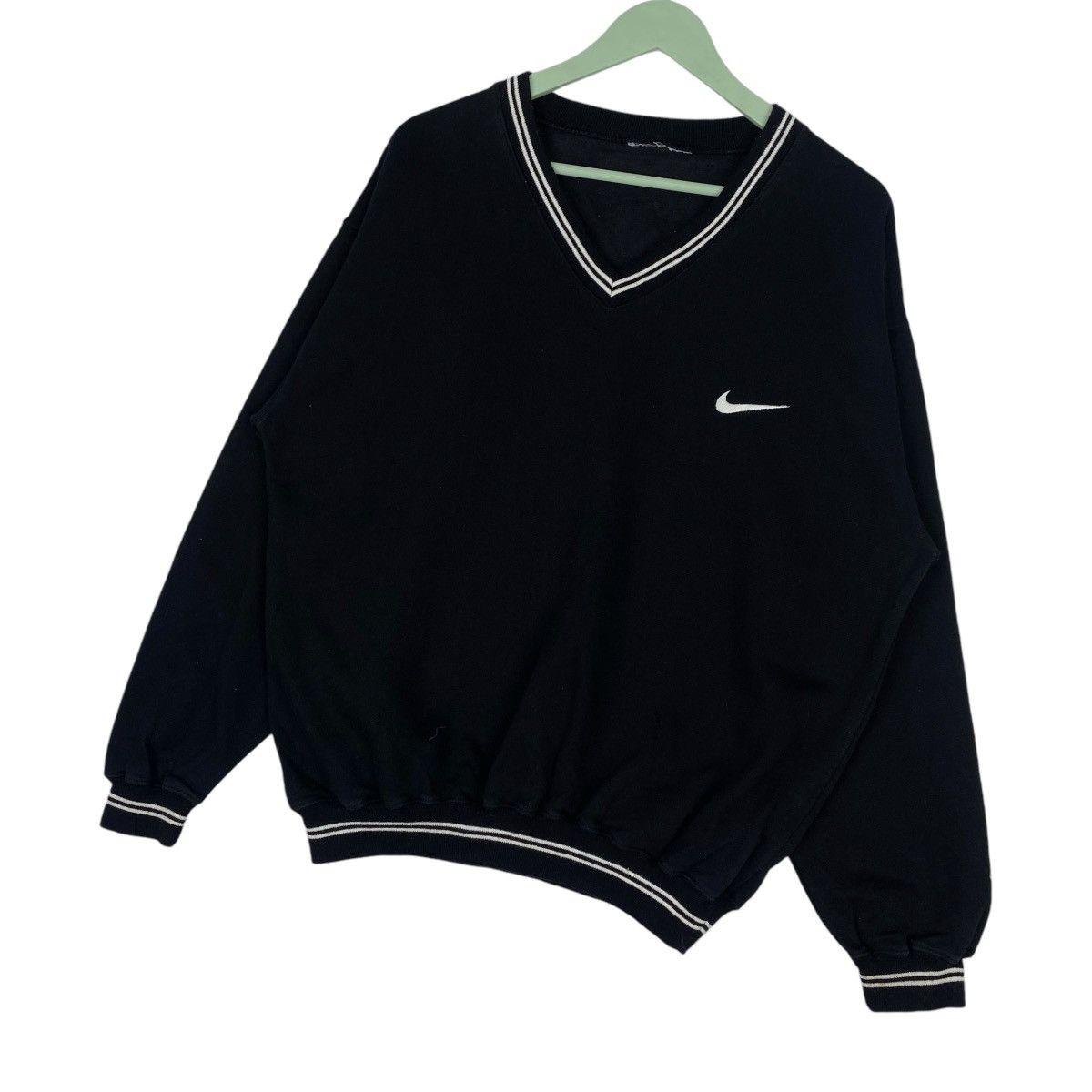 Nike Nike Embroidery Logo Sweatshirt V Neck Pullover Jumper Size US L / EU 52-54 / 3 - 3 Thumbnail