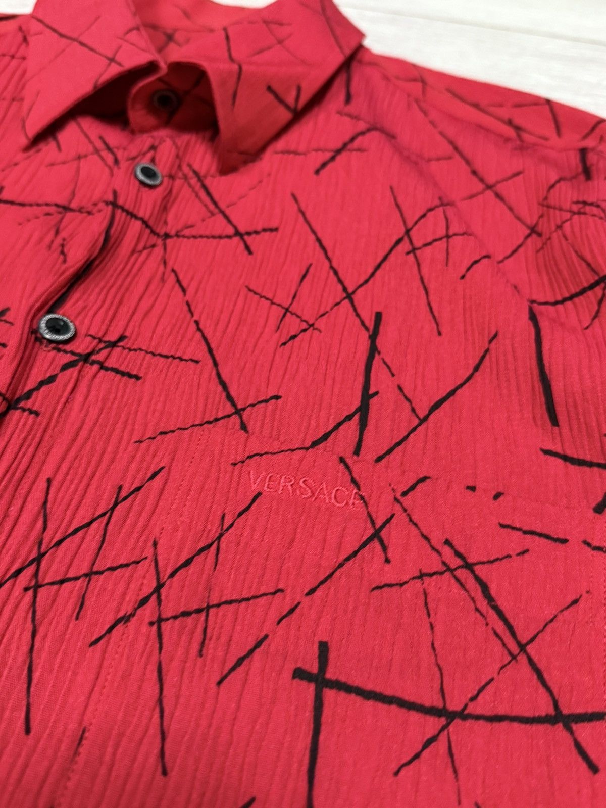 Vintage Versace classic vintage waves shirt buttons Size US XL / EU 56 / 4 - 3 Thumbnail