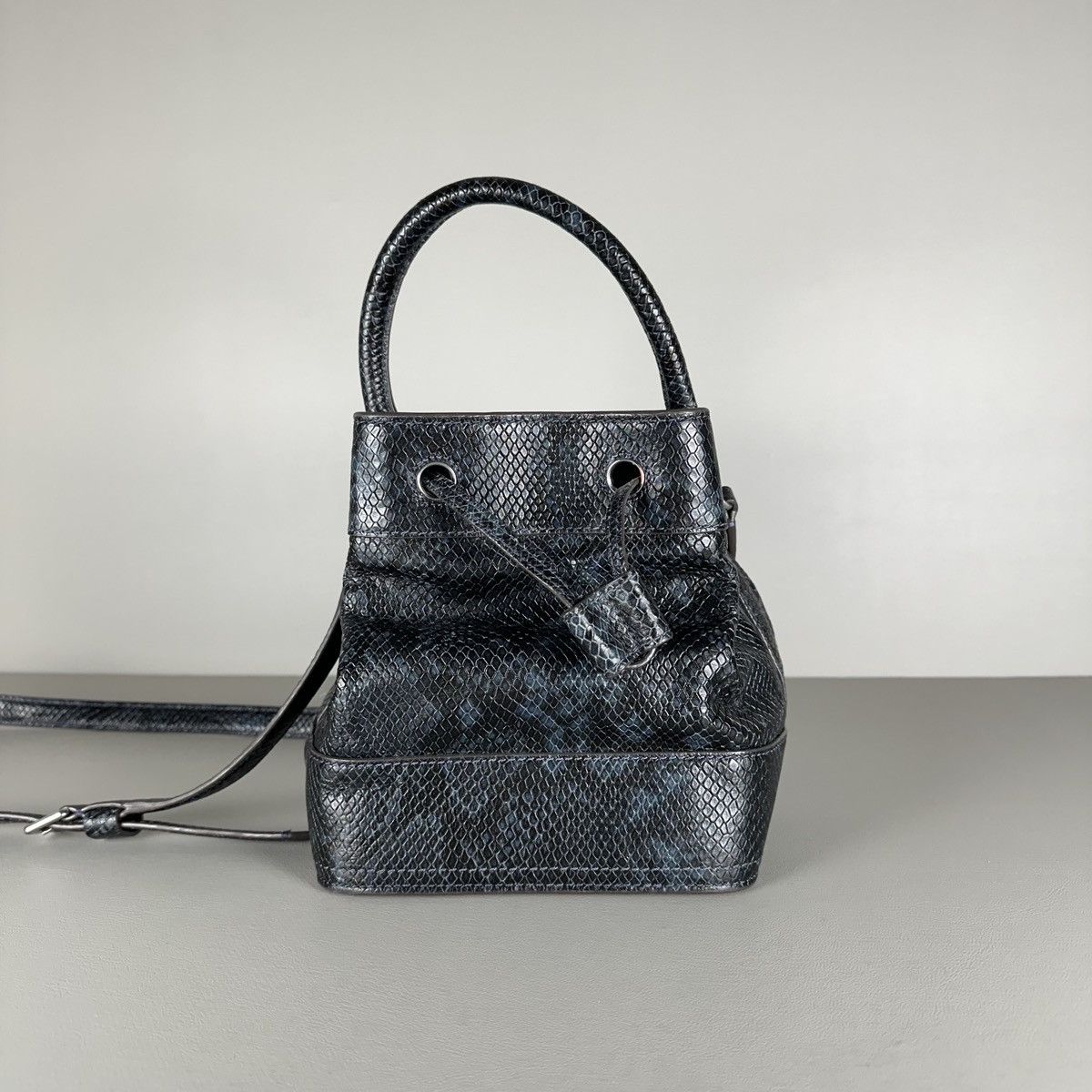 Tory Burch Tory Burch Snake Style Black Blue Bucket Shoulder Bag Size ONE SIZE - 1 Thumbnail