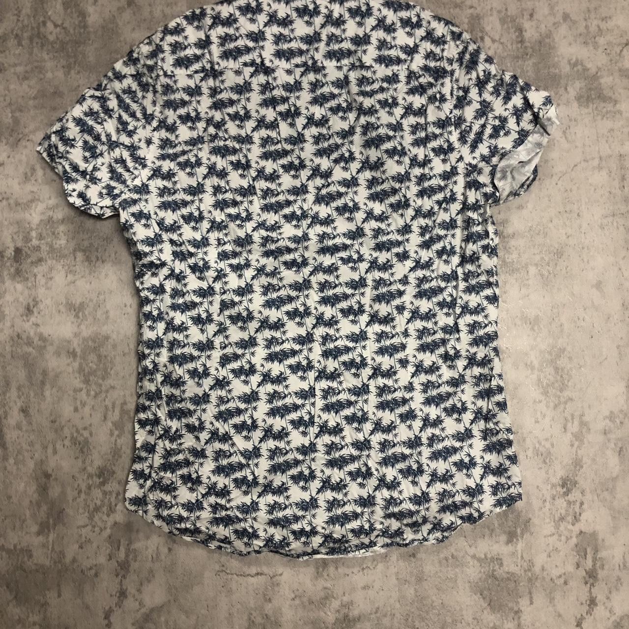 Superdry Navy and white Superdry short sleeve shirt Size US S / EU 44-46 / 1 - 4 Thumbnail