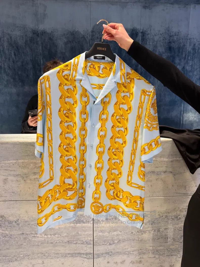 Versace Versace Men's short-sleeved silk shirt Size US L / EU 52-54 / 3 - 1 Thumbnail